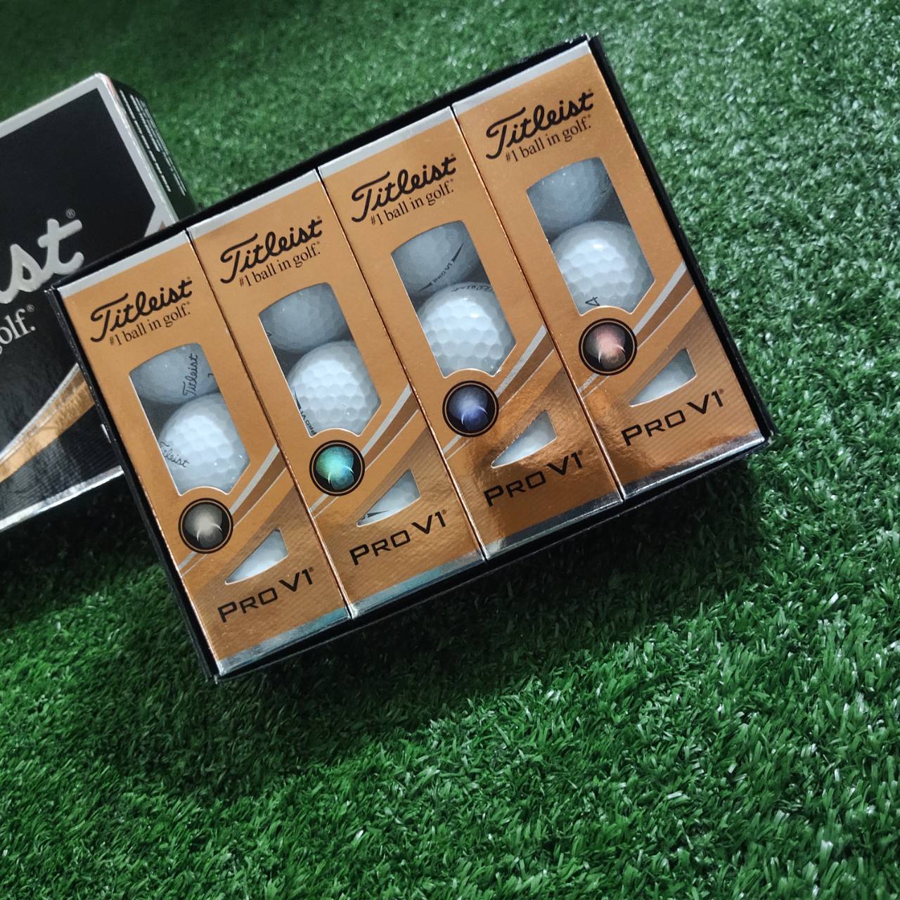 ลูกกอล์ฟ Titleist PRO V1 (ล้างสต๊อค) ลูกกอล์ฟทัวร์เกรดที่นักกอล์ฟทั่วโลกไว้วางใจ!