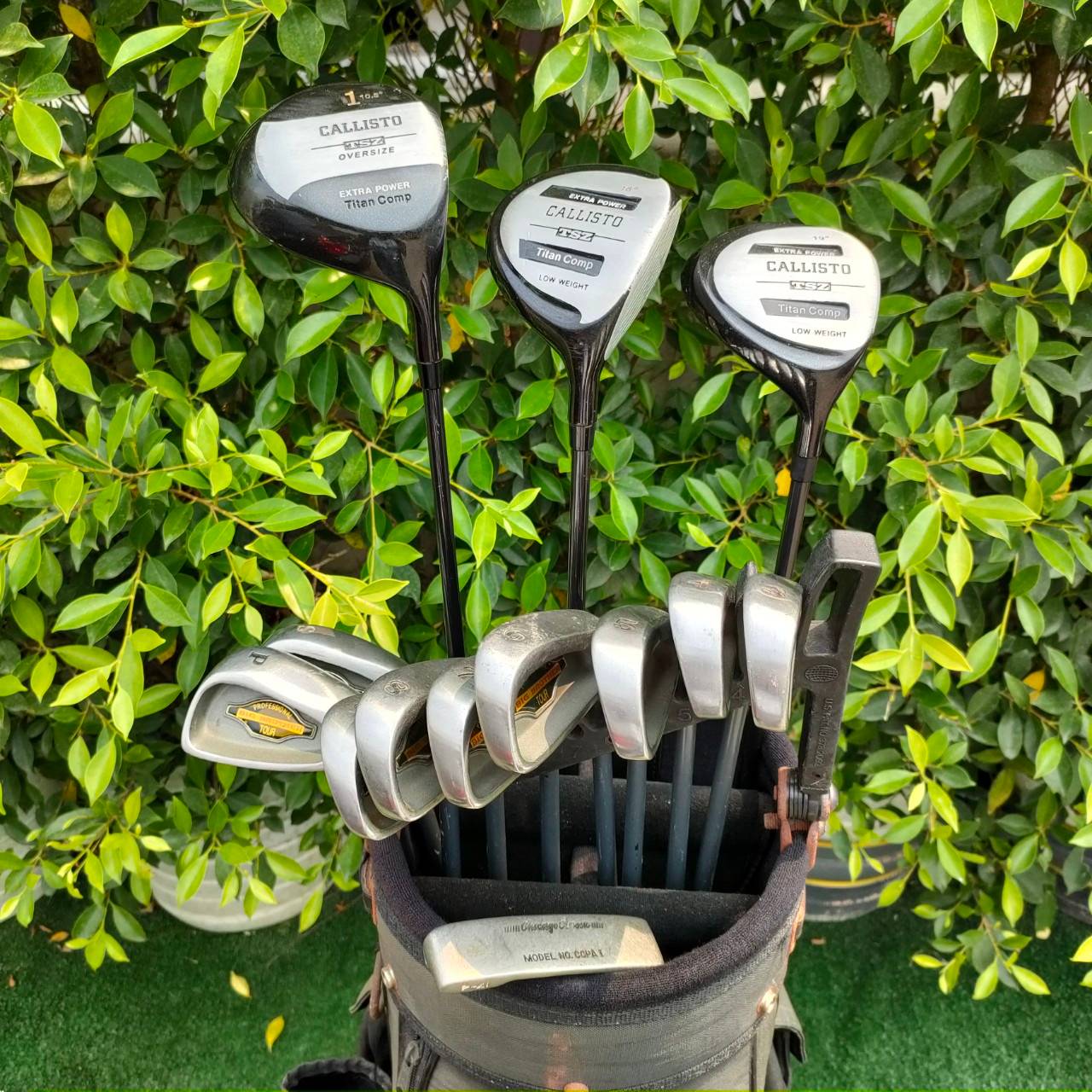 FULLSET CALLISO TSZ ทั้งชุดประกอบด้วย DRIVER FAIRWAY 2 ชิ้น ชุดเหล็ก มีเหล็ก 3-9 เเละ PW SW PUTTER เเละ พร้อมถุงกอล์ฟ ครบชุดสามารถออกรอบได้เลยครับ ราคาพิเศษสุดๆเลยครับ