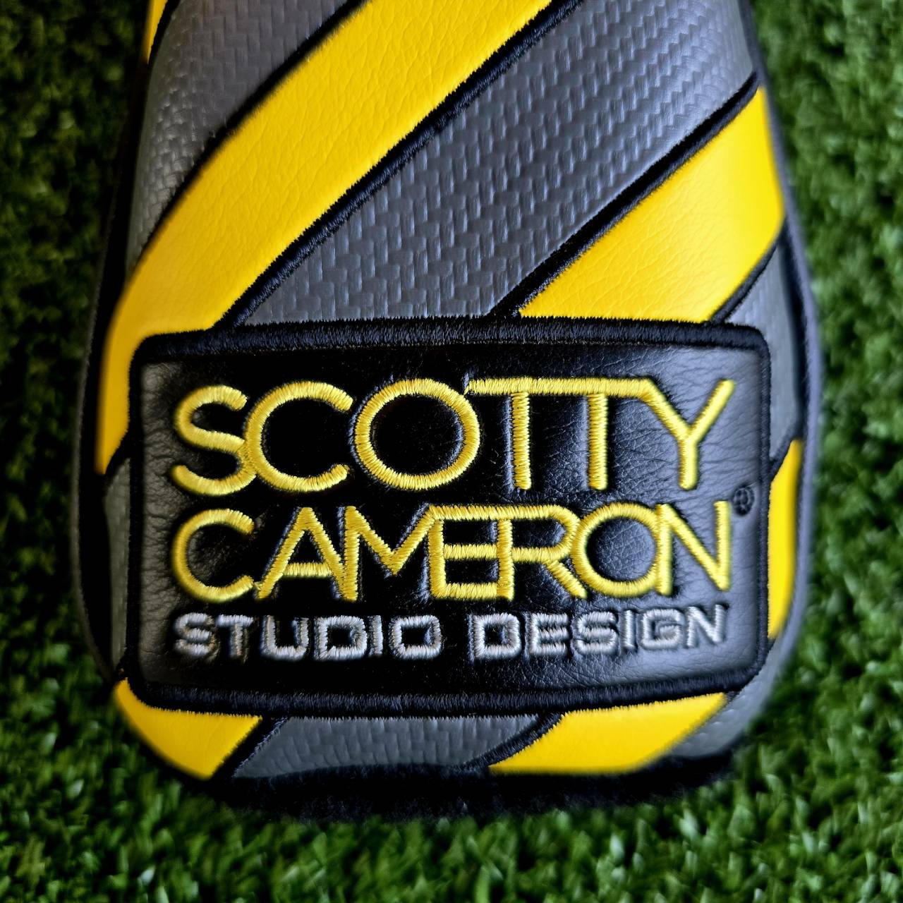 2018 Caution Stripe - Sunshine Yellow Set COVER ใส่ FW SCOTTY CAMERON ของแท้ มือสอง สภาพงามมากๆ เดิมๆ หายากมาก ตอนนี้หาไม่ได้แล้ว