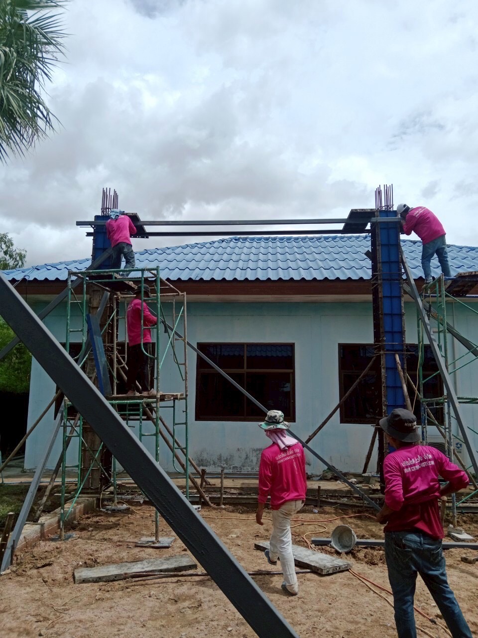 งานก่อสร้างอาคารกิจกรรมหน้าเสาธงศูนย์พัฒนาเด็กเล็ก