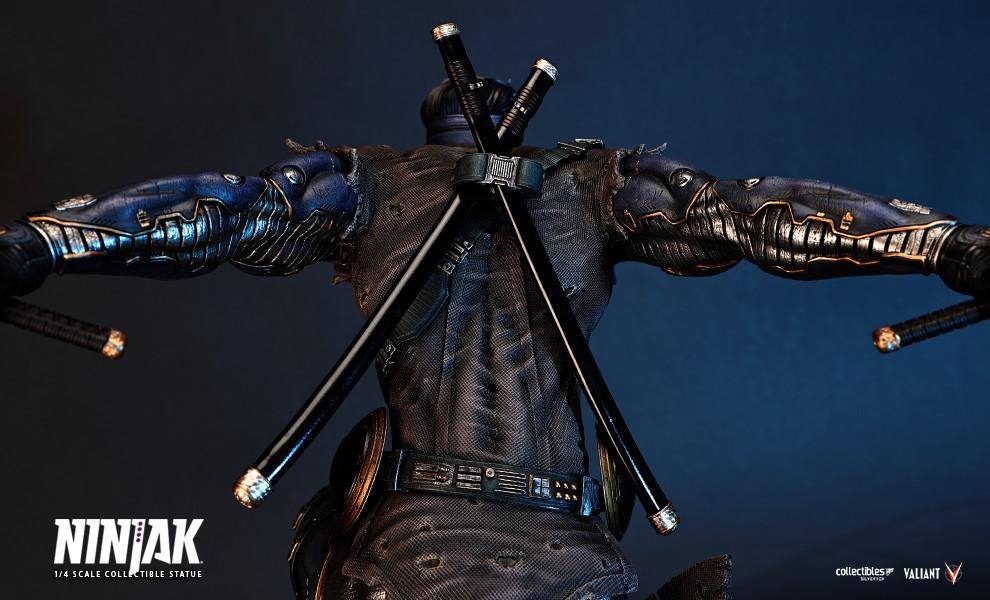 [สั่งจอง]Silver Fox 1/4 Valiant Legendary Scale Statue - Ninjak
