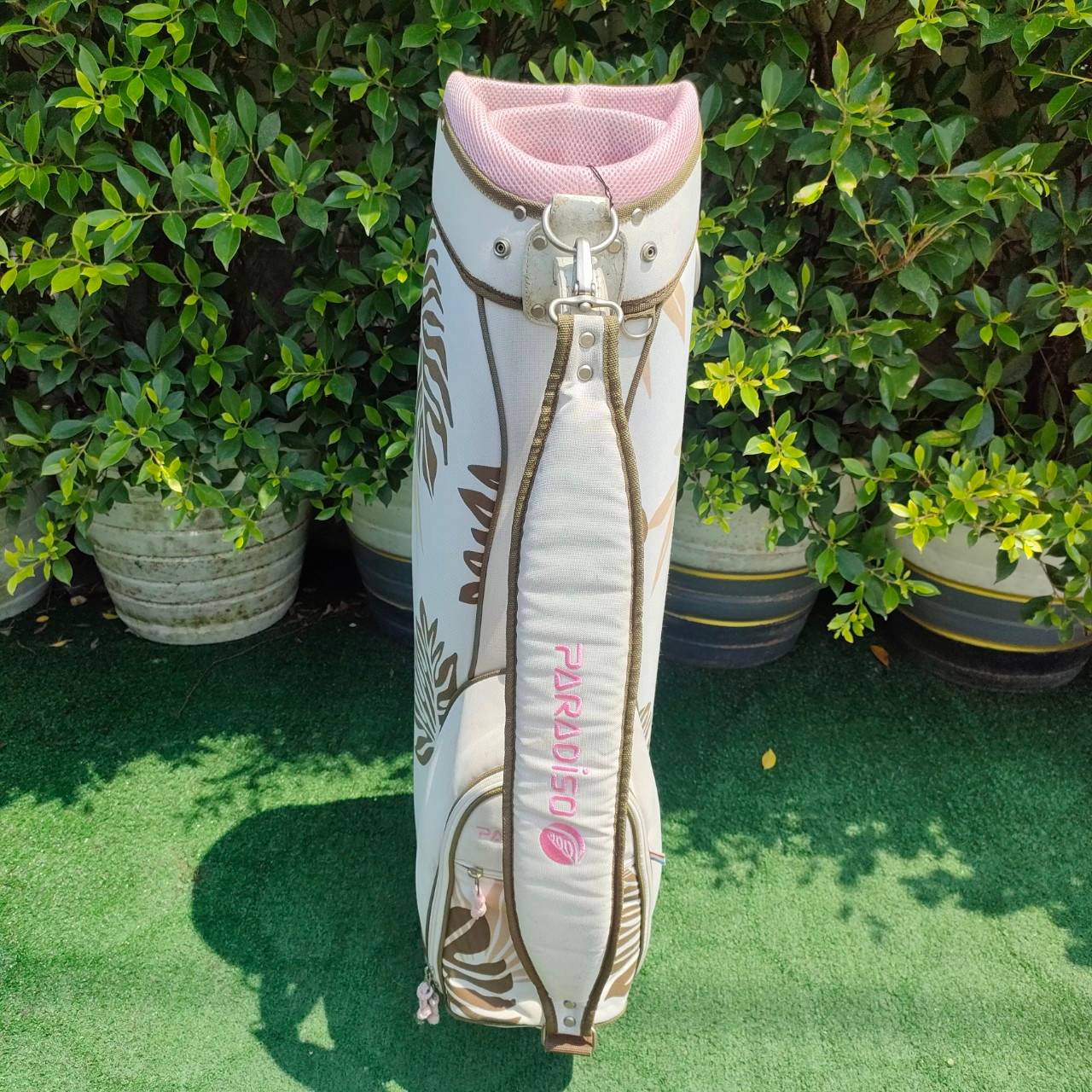 ถุงกอล์ฟ PARDISO มือสอง มีตำหนิ มีรอย ลอก มีรูปให้ชม ของใหม่ใบเป็นหมื่นครับ