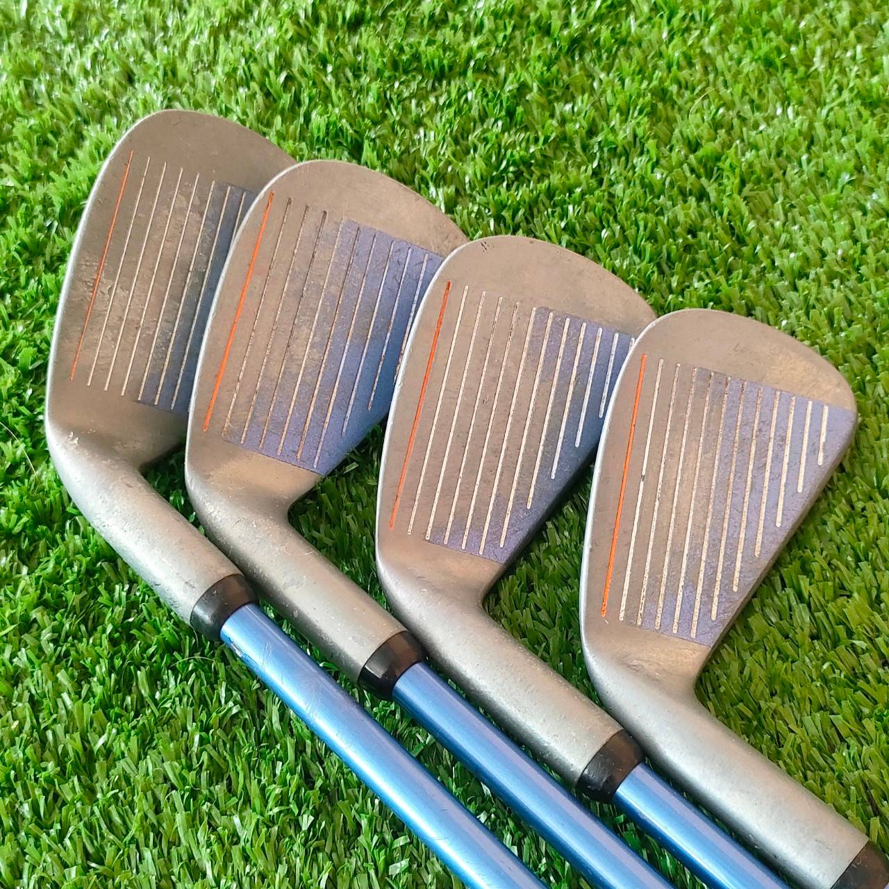 ** ไม้กอล์ฟสำหรับเด็ก ** ชุดเหล็ก PRIMUS มีเหล็ก 5 ,7 ,9 เเละ SW ก้าน PRJR2003