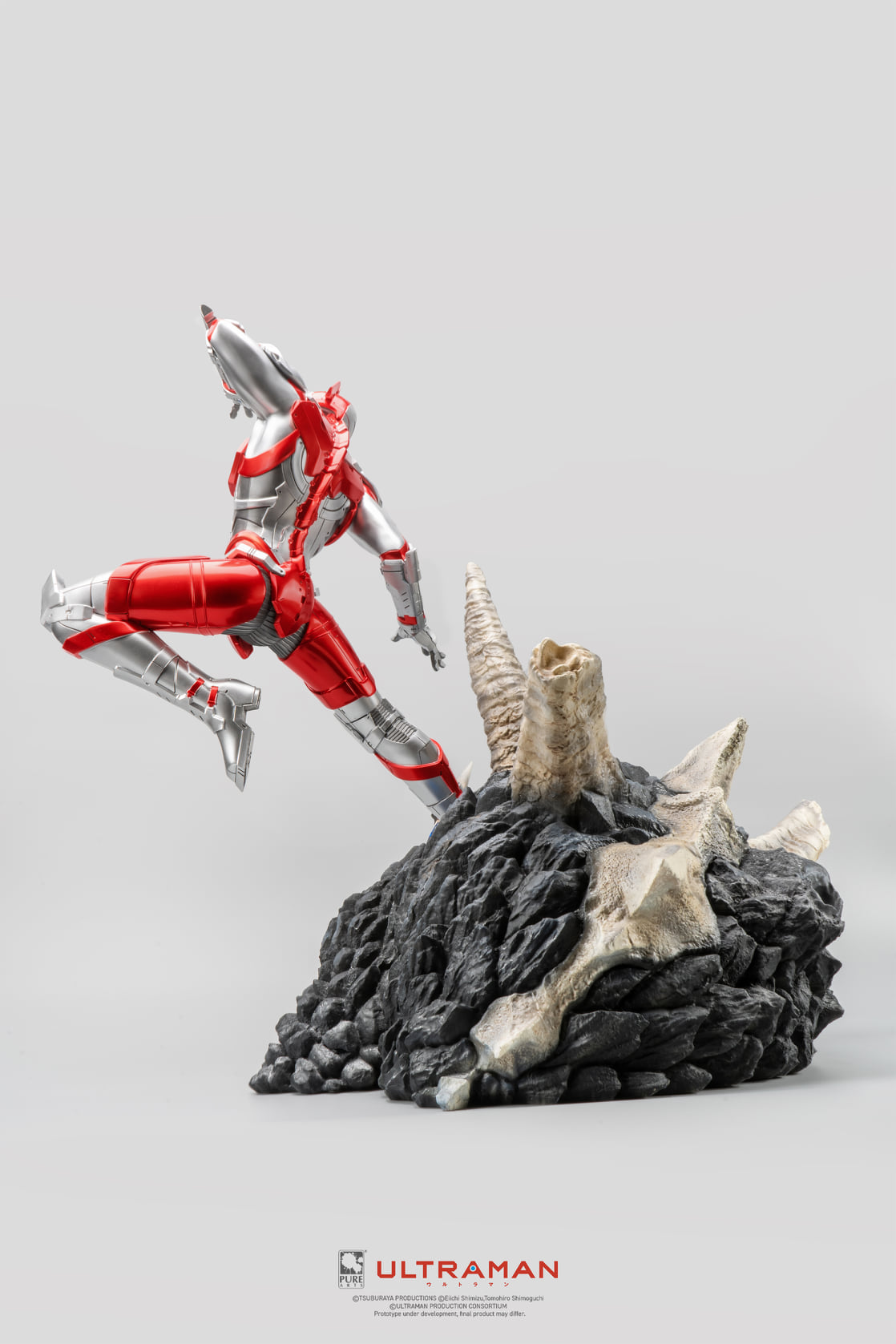 [สั่งจอง]Ultraman VS Black King 1/4 Statue [Standard Edition]