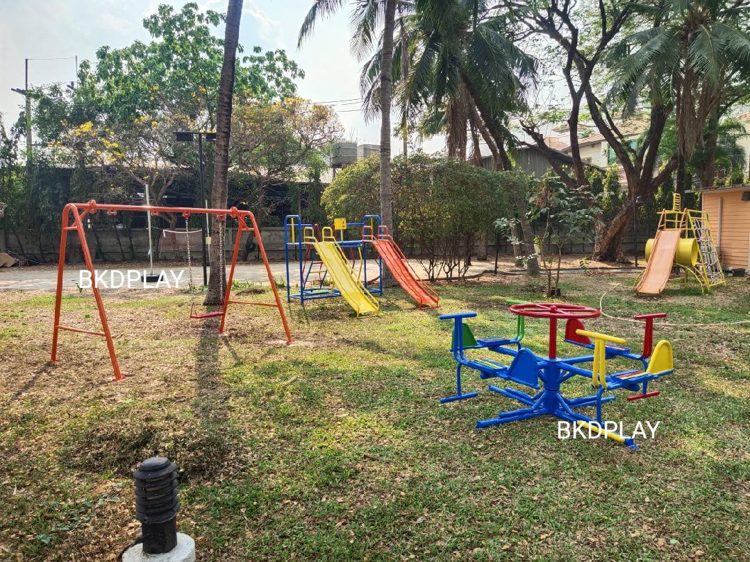 เครื่องเล่นสนาม กลางแจ้ง เหล็ก,ม้าหมุน เครื่องบินหมุน 4 ที่ Outdoor Playground, ราคาโรงงาน สินค้าสั่งผลิต 10-20 วัน