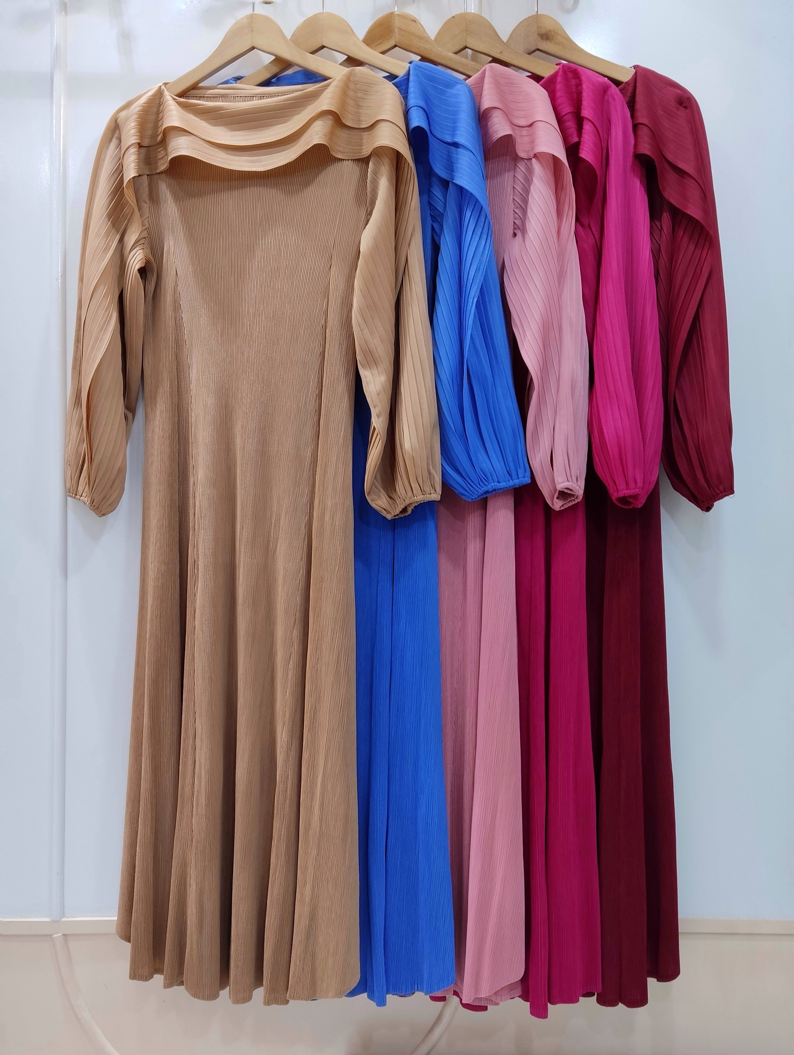 2MUAY รุ่น GA4105 เดรสพลีทคุณภาพ LAYER SLEEVE PLEATED DRESS 10 สี FREE SIZE