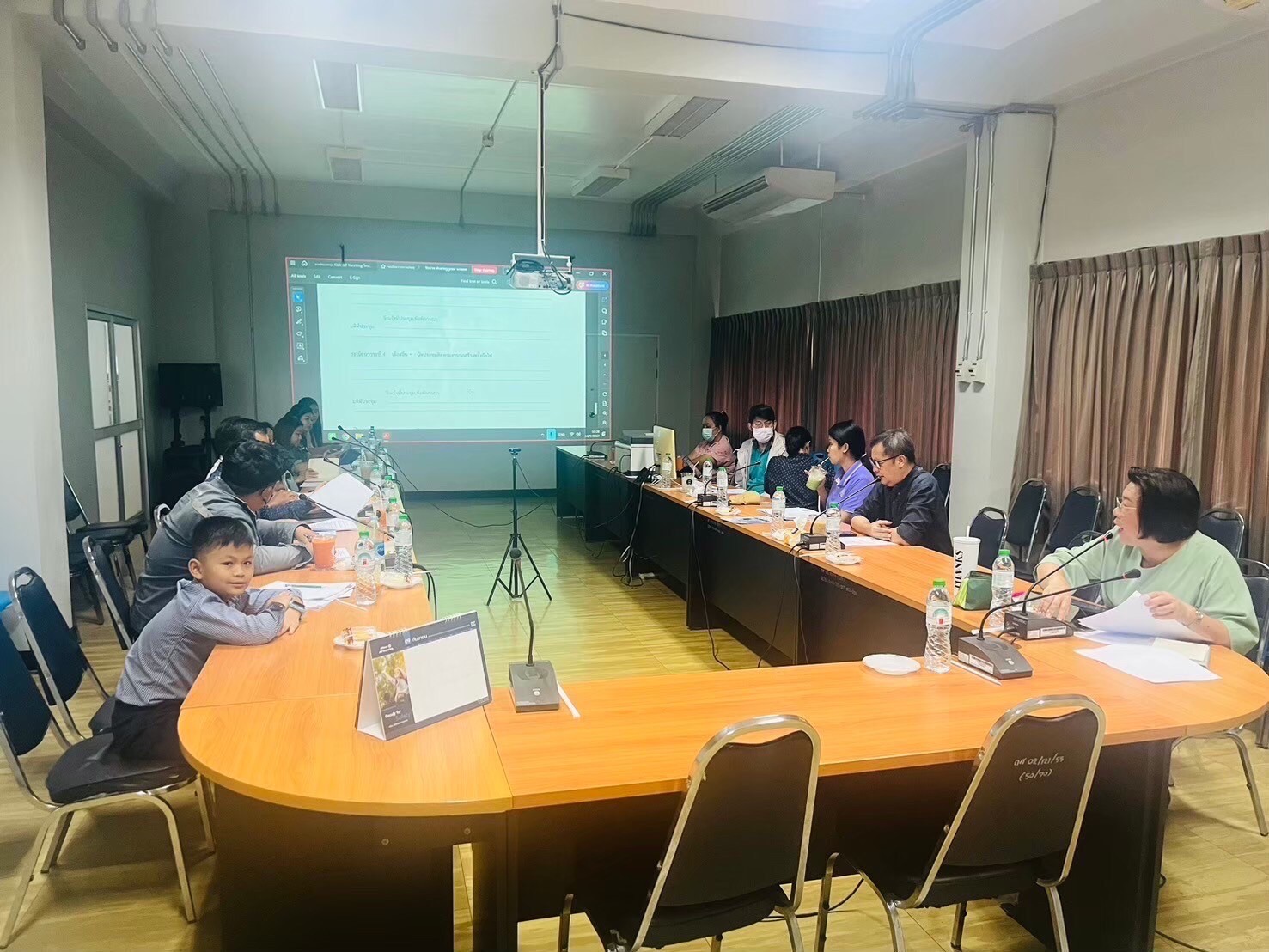 ม.ศิลปากร งานก่อสร้างจุดทิ้งขยะ