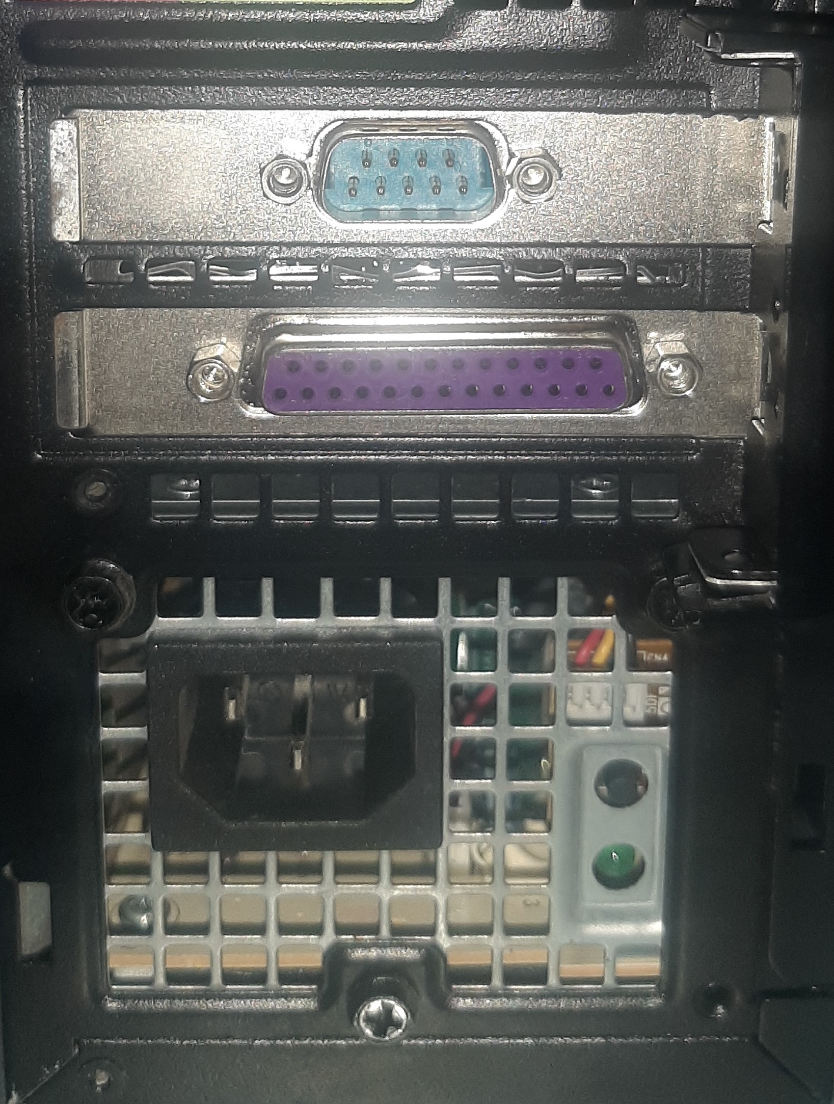 Dell Optiplex 9020 SFF (CPU : i7-4770 Ram : 8 GB SSD: 120 GB Free Wifi)