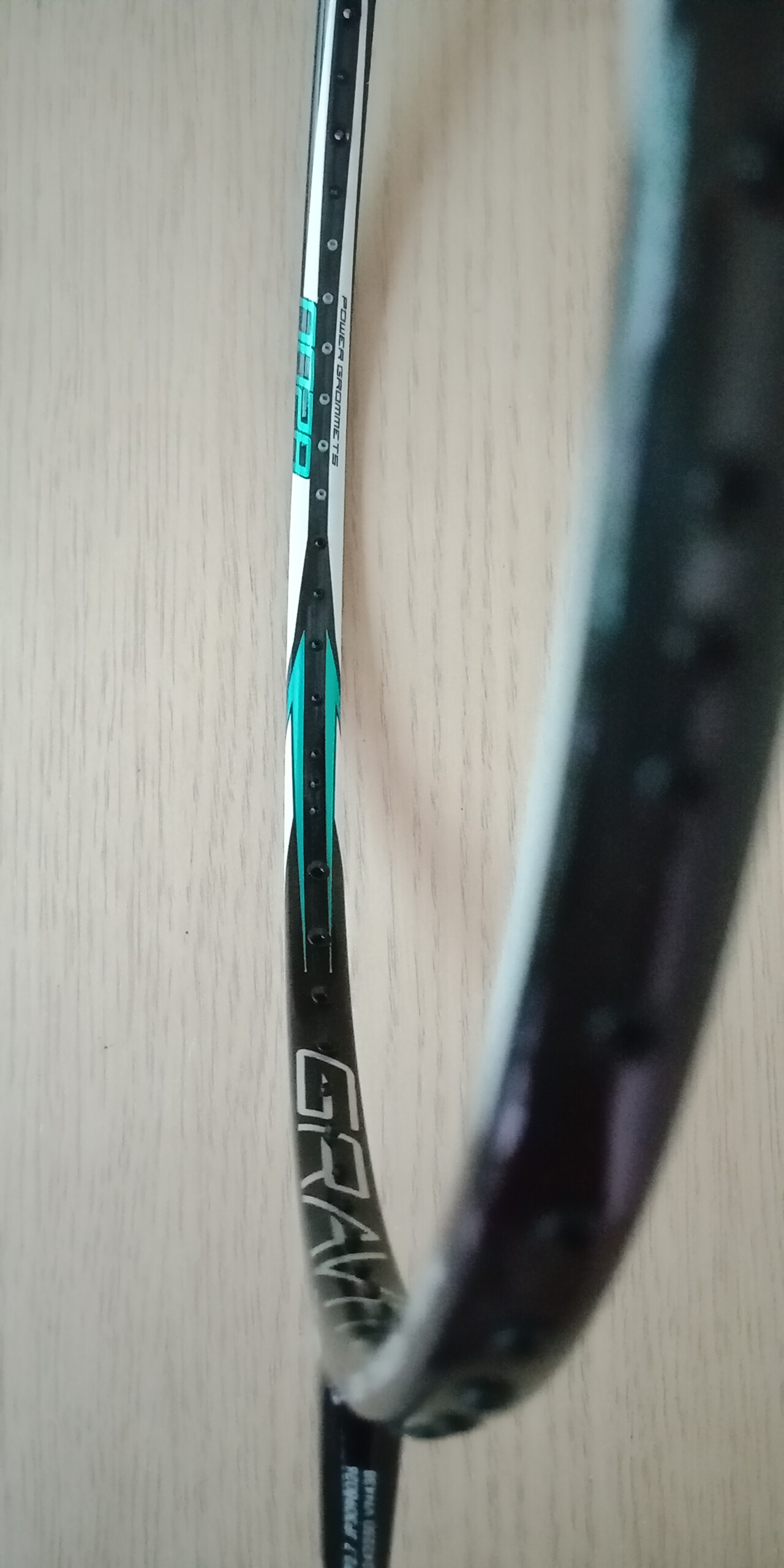Dunlop Graviton 8200