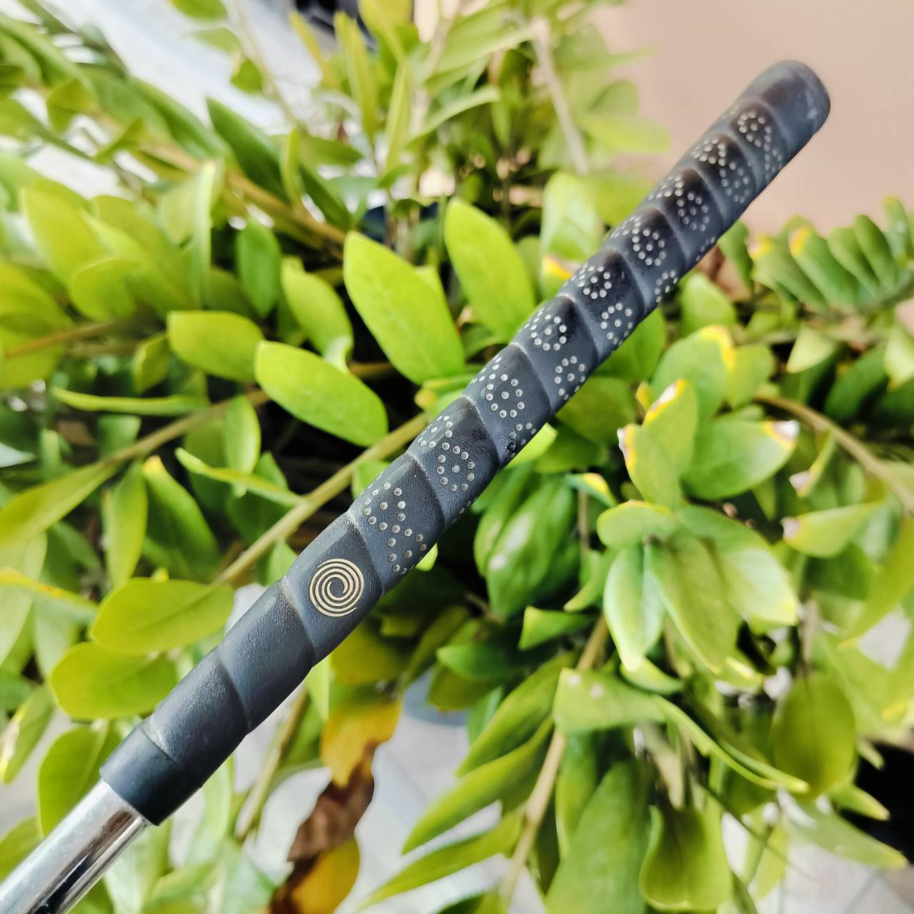 PUTTER ODYSSEY DUAL FORCE ROSSIE II ความยาว 34 นิ้ว สวยมาก รุ่นหน้าดำทั้งนุ่มและเกาะไลน์มาก รุ่นนี้ยอดนิยมมาก น้ำหนักดี พัตต์ตรง ชดเชยสูง ไม้กอล์ฟพรีเมี่ยมมือสอง ของแท้ By NakaraLuxurious