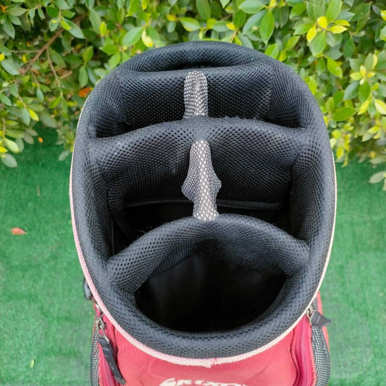 ถุงกอล์ฟ SRIXON มือสอง ** ถุงกอล์ฟสีซีดเล็กน้อย ** ซิปใช้ได้หมดทุกซิป ถุงของแท้ ไม้กอล์ฟมือสอง ของแท้ BY NakaraLuxurious
