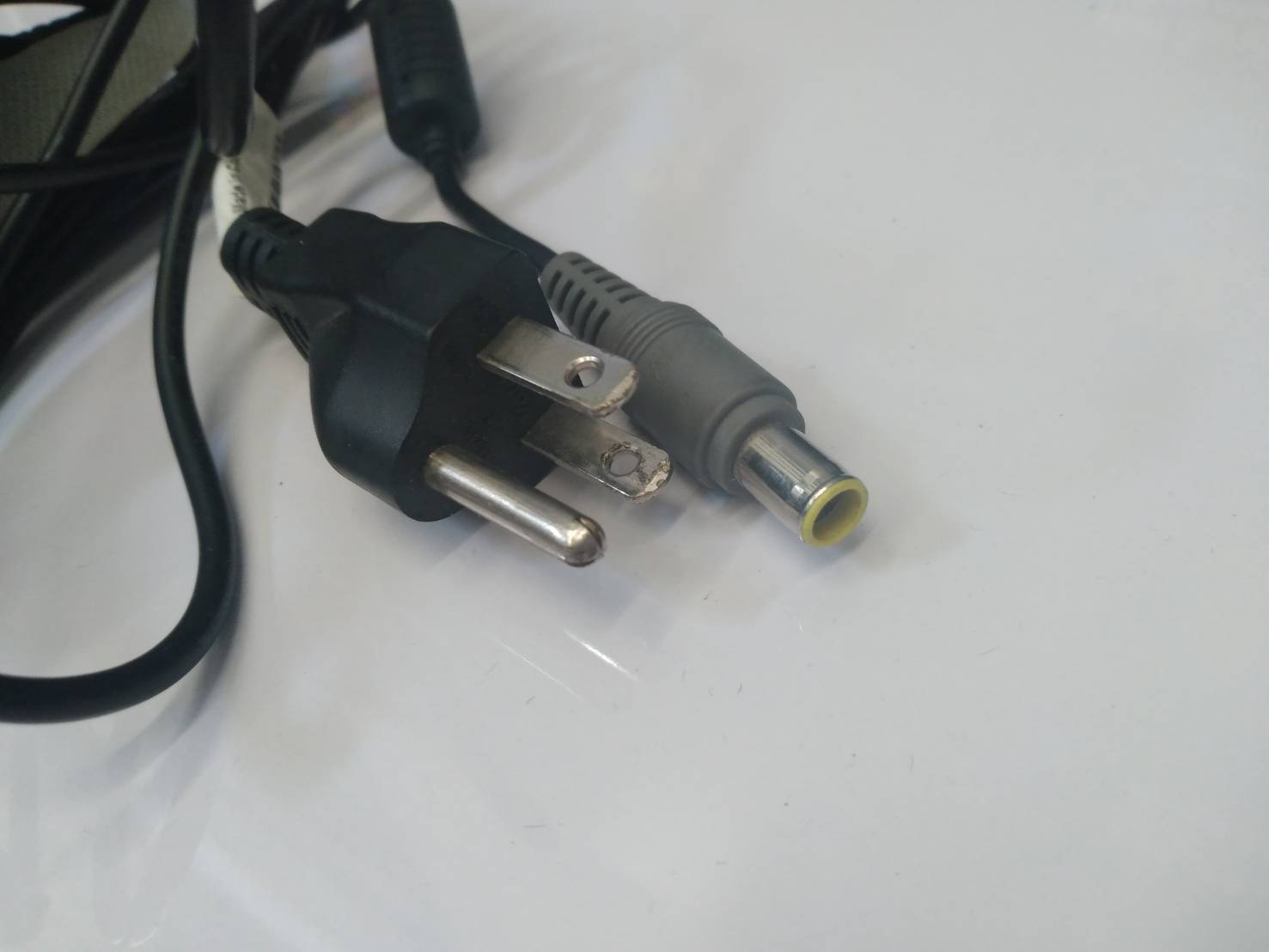 65วัตต์ADLX65NDT2A ADLX65NDT3A Power AdapterสำหรับLenovo T Hink P AdขอบE535 E40 E420 E430C T400 T410 T420 T430แท็บเล็ตชุดชาร์จ