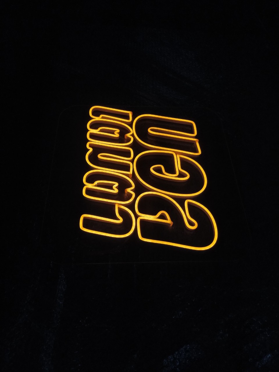 ไฟนีออน เฟค