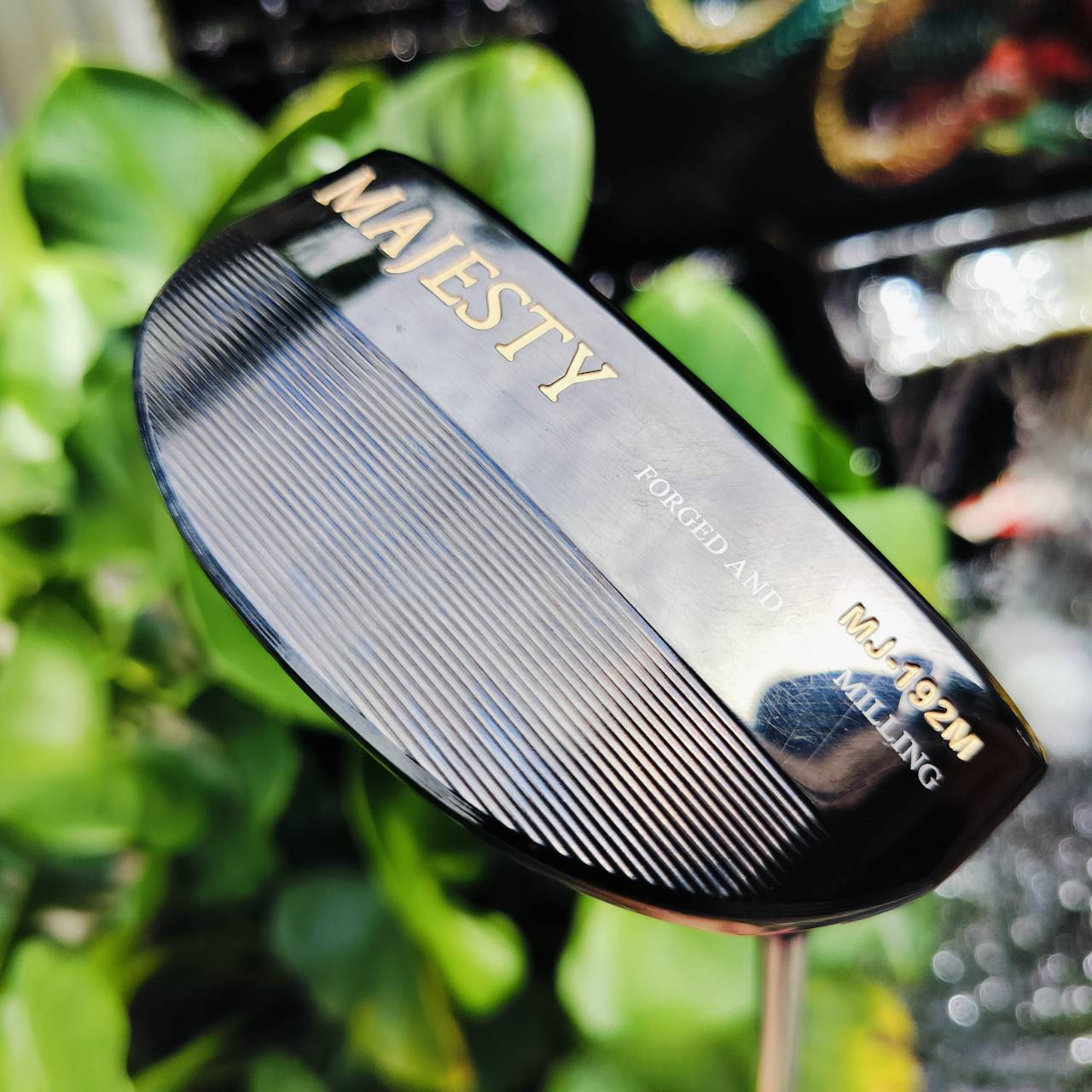 MAJESTY PUTTER – MJ-192M ความยาว 34 นิ้ว พร้อม COVER เดิม ให้ความรู้สึกหรูหราอันเป็นเอกลักษณ์ เฉพาะของแบรนด์ Majesty ไม้กอล์ฟพรีเมี่ยมญี่ปุ่นมือสอง By NakaraLuxurious