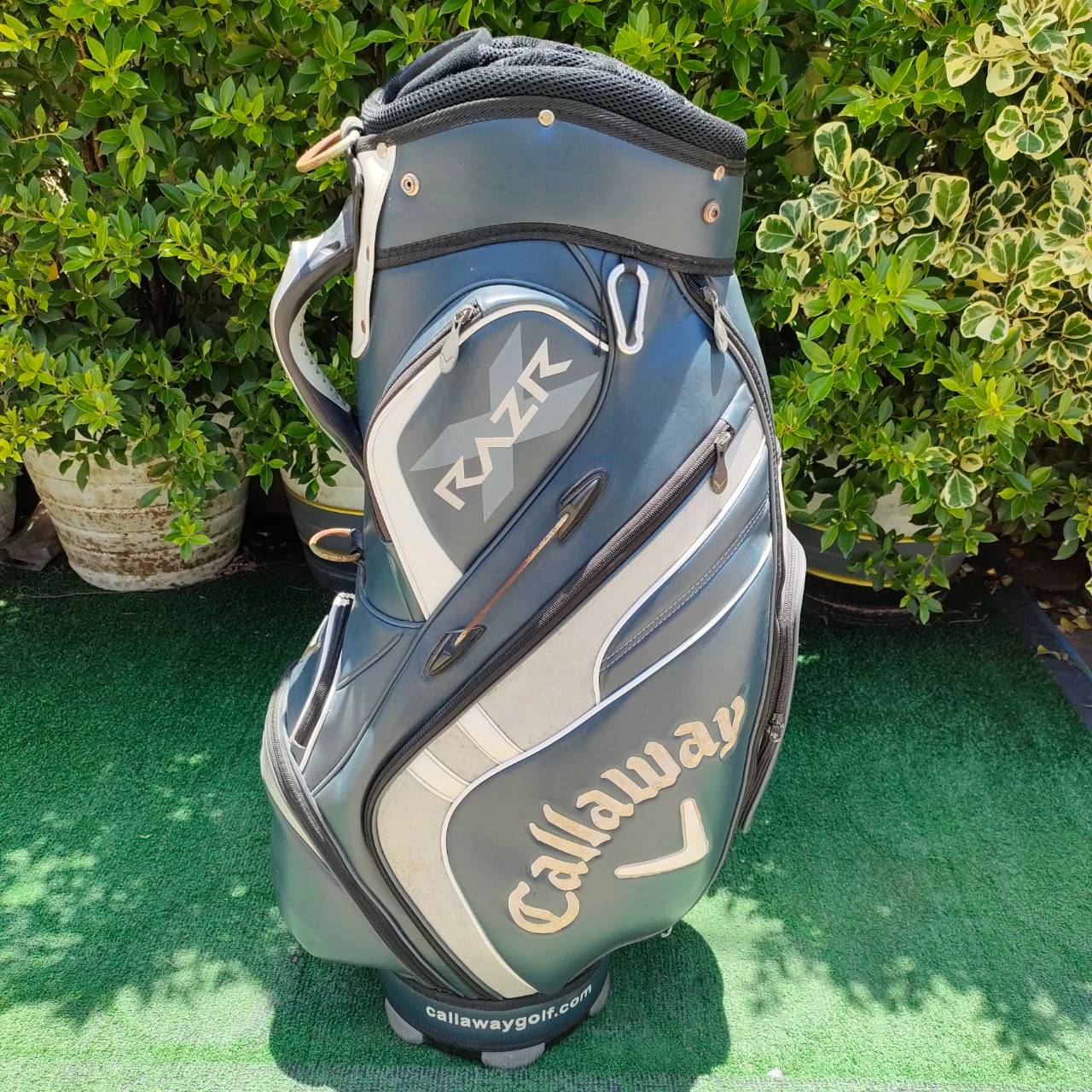 ถุงกอล์ฟ CALLAWAY RAZR มือสอง ** เเป๊กติด COVER หลุด ** ไม่มีสายสะพาย ถุงสวย ปากถุงสวย 15 ช่องไม้เป็นระเบียบ ช่องใส่ของต่างๆก็ครบครัน มือสอง ของแท้ BY NakaraLuxurious