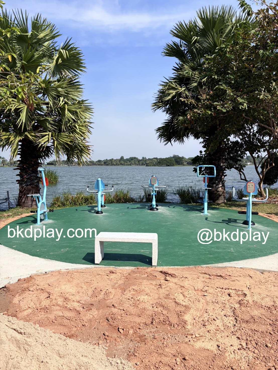 เครื่องออกกำลังกายกลางแจ้ง อุปกรณ์นั่งปั่นจักรยาน ลานกีฬาอเนกประสงค์ สนามกีฬา สั่งผลิตตามสีที่ต้องการได้