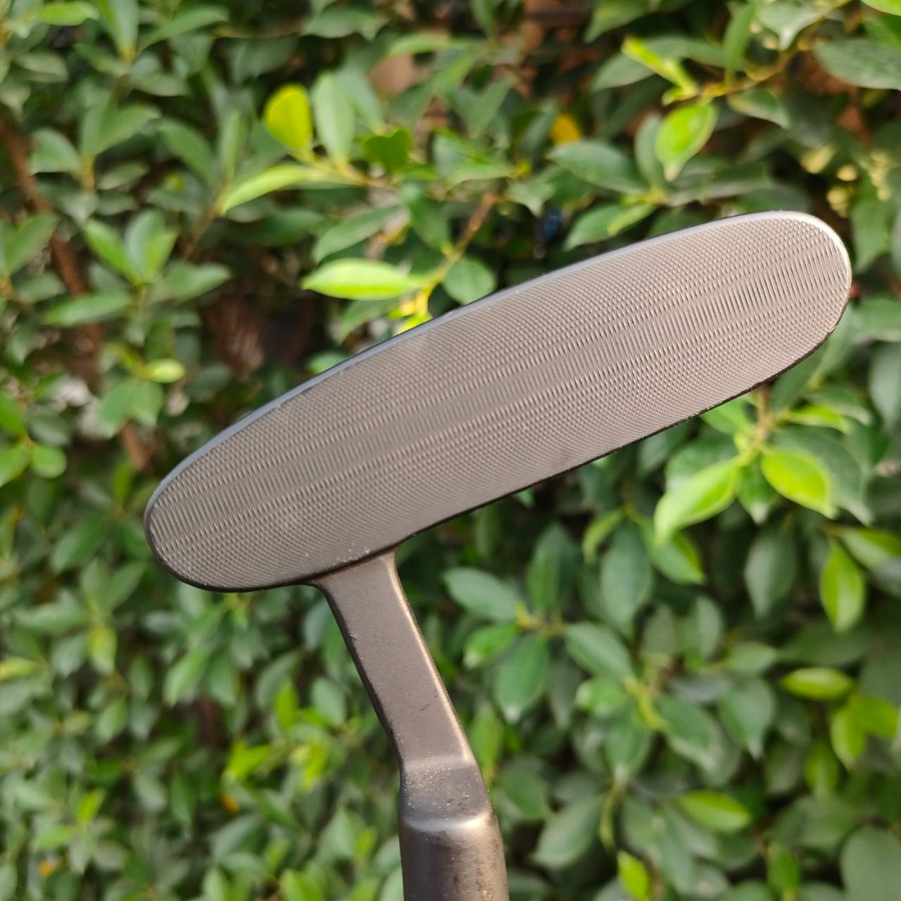 PUTTER SPALDING S-20 ความยาว 33 นิ้ว ก้าน SPALDING หน้าสัมผัสสวยมาก ทำให้เกาะไลน์สุดๆ สภาพสวยเลยครับ