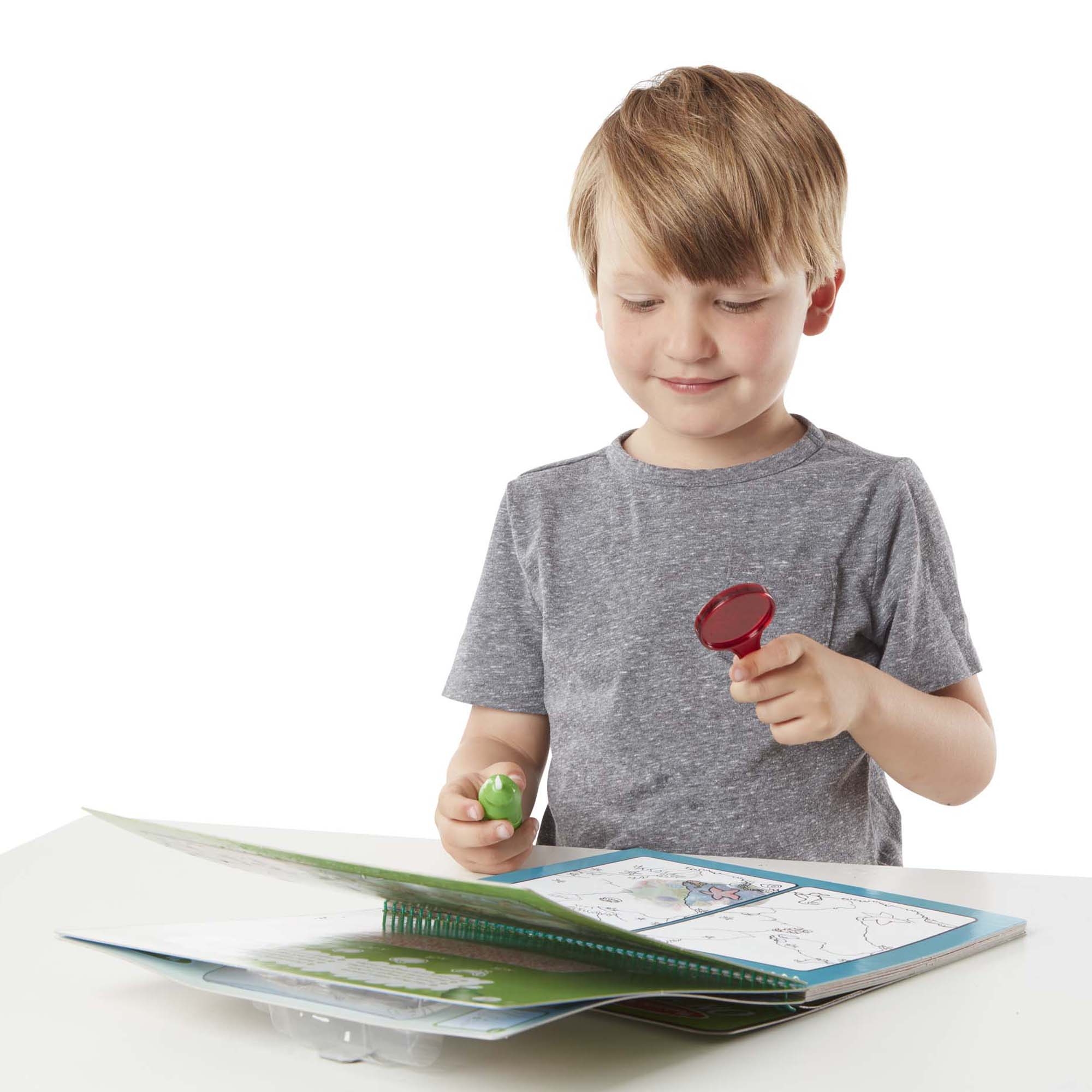 ระบายสีด้วยน้ำสัตว์ รุ่นดีลักซ์ พร้อมแว่นหาภาพที่ซ่อนอยู่ Water Wow! Animal Antics Deluxe Water-Reveal Pad - On the Go Travel Activity รีวิวดีใน Amazon USA หาภาพที่ซ่อนอยู่ด้วยแว่นขยาย ของเล่น มาลิซ่า 3 - 6 ขวบ