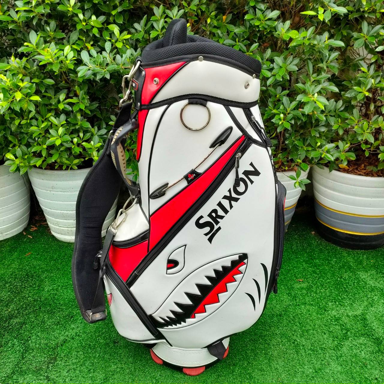 ถุงกอล์ฟ SRIXON มือสอง ลายฉลาม สวยมากๆ ถุง TOUR สภาพดีครับ
