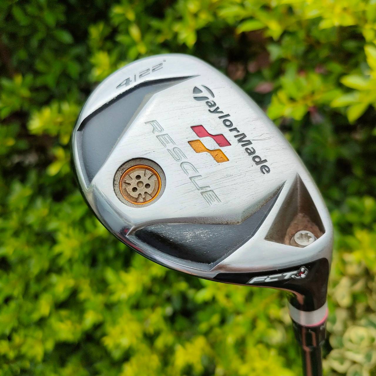 HYBRID 4 TAYLORMADE RESCUE องศา 22 ก้าน ALDILA VOODOO FLEX R ก้านดีมาก รุ่นนี้ นิยมที่สุดใน RESCUE ตีดีตีง่าย เสียงเพราะแน่น!!! สามารถไขปรับให้เข้ากับวงสวิงได้ ไม้กอล์ฟมือสอง ของแท้ BY NakaraLuxurious