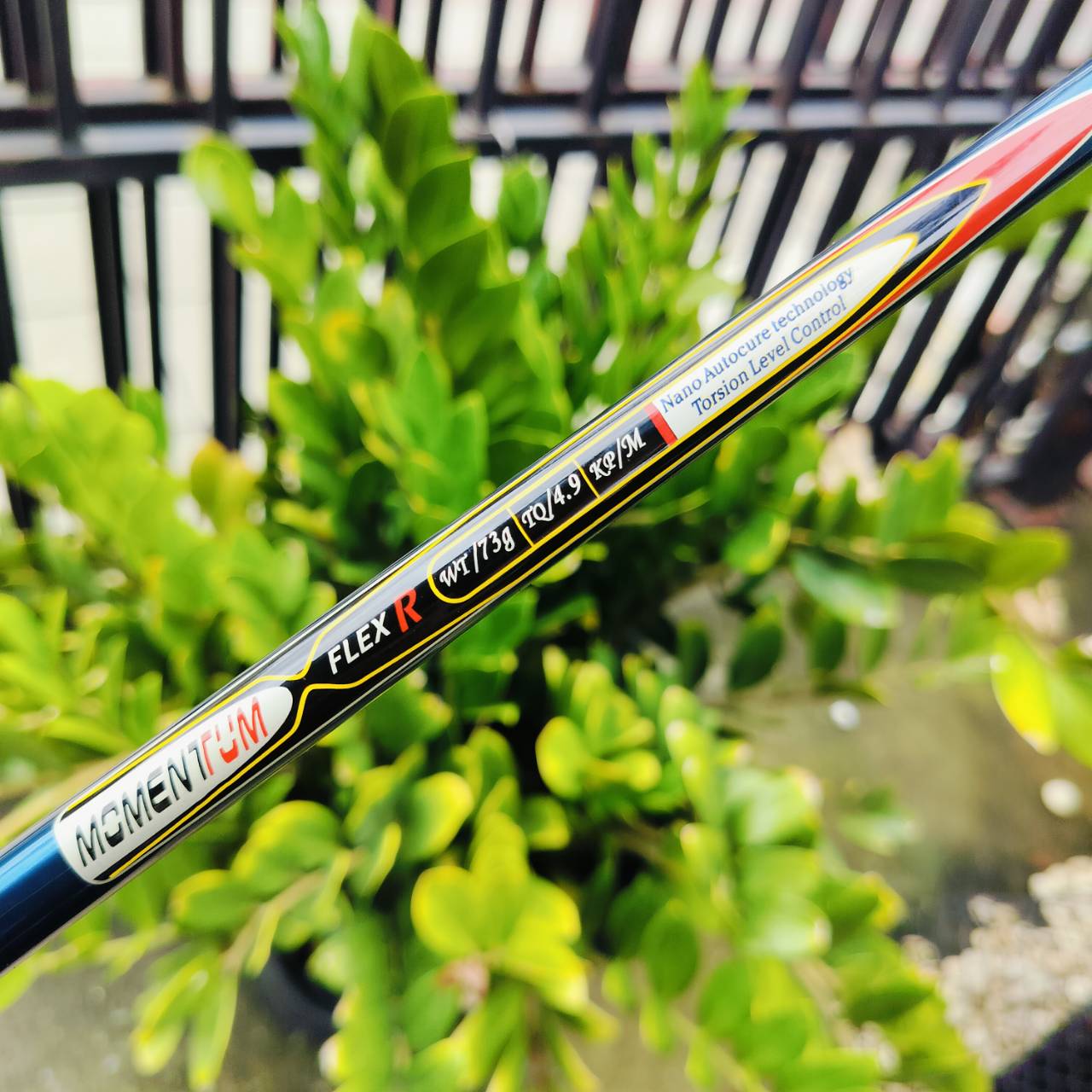 ชุดเหล็ก PROKENNEX MOMENTUM วัสดุ SUPER STEEL ตีนุ่มมาก และเด้งมากๆ ช่วยเรื่องระยะอย่างมาก รวมถึง CAVITY ที่ออกแบบมาให้ตีง่ายอย่างมาก ชดเชยความผิดพลาดสูง ตีตรง ตีไกลมาก ไม้กอล์ฟพรีเมี่ยมมือสอง ของแท้ By NakaraLuxurious