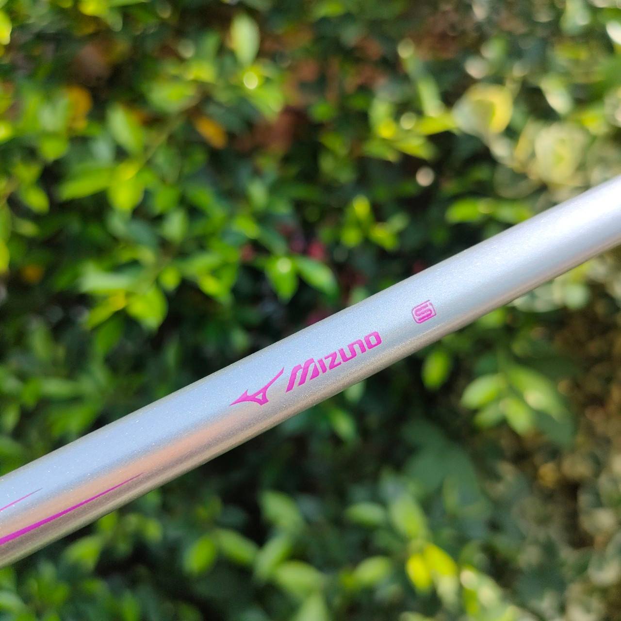 ** ไม้กอล์ฟสำหรับผู้หญิง ** FULLSET MIZUNO EFIL LADY *** สภาพสวยมากๆหลายไม้ยังไม่แกะพลาสติก *** ทั้งชุดประกอบด้วย Driver Fairway Hybrid เหล็ก 7 8 9 เเละ PW SW PUTTER EFIL ใหม่ในซีล พร้อมถุงกอล์ฟ MIZUNO ทั้งชุดพร้อมออกรอบได้เลย ไม้สุดพรีเมี่ยม จากญี่ปุ่น ด