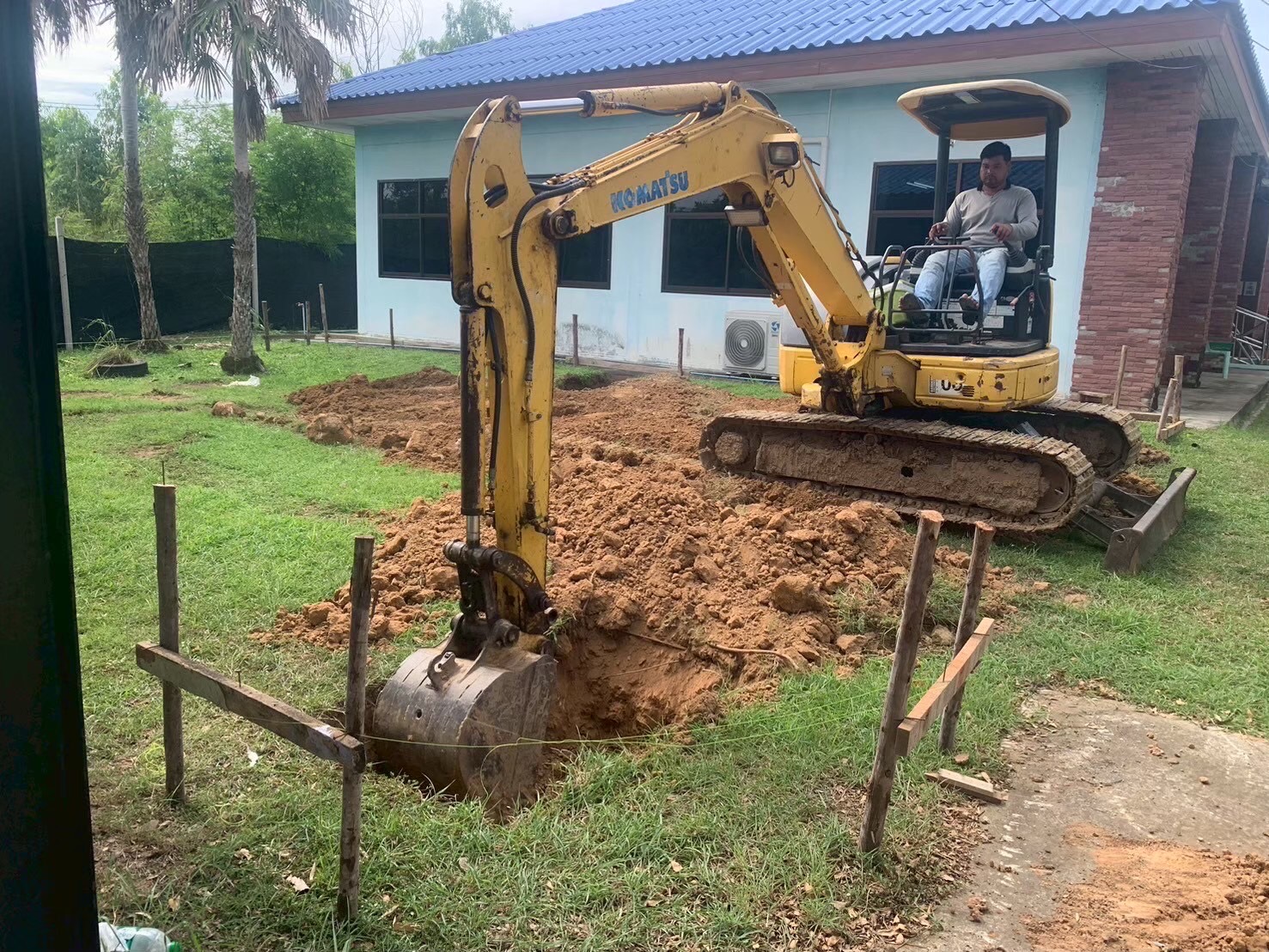 งานก่อสร้างอาคารกิจกรรมหน้าเสาธงศูนย์พัฒนาเด็กเล็ก