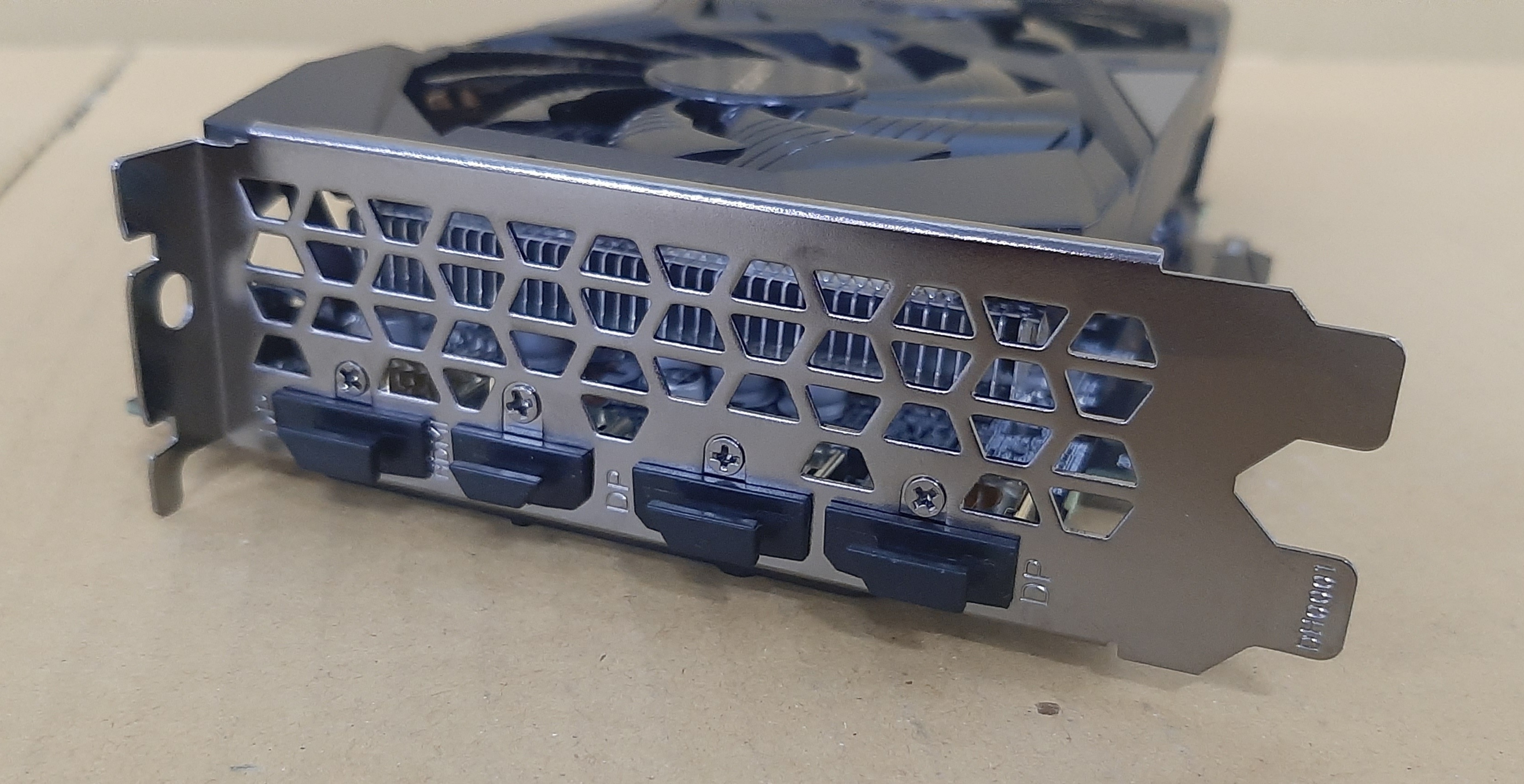 ประกันหมดจากศูนย์เดือน12 ปี2021 VGA (การ์ดแสดงผล) GIGABYTE GEFORCE RTX 2060 OC 6G มือสอง มีกล่อง ประกันร้าน 1 เดือน