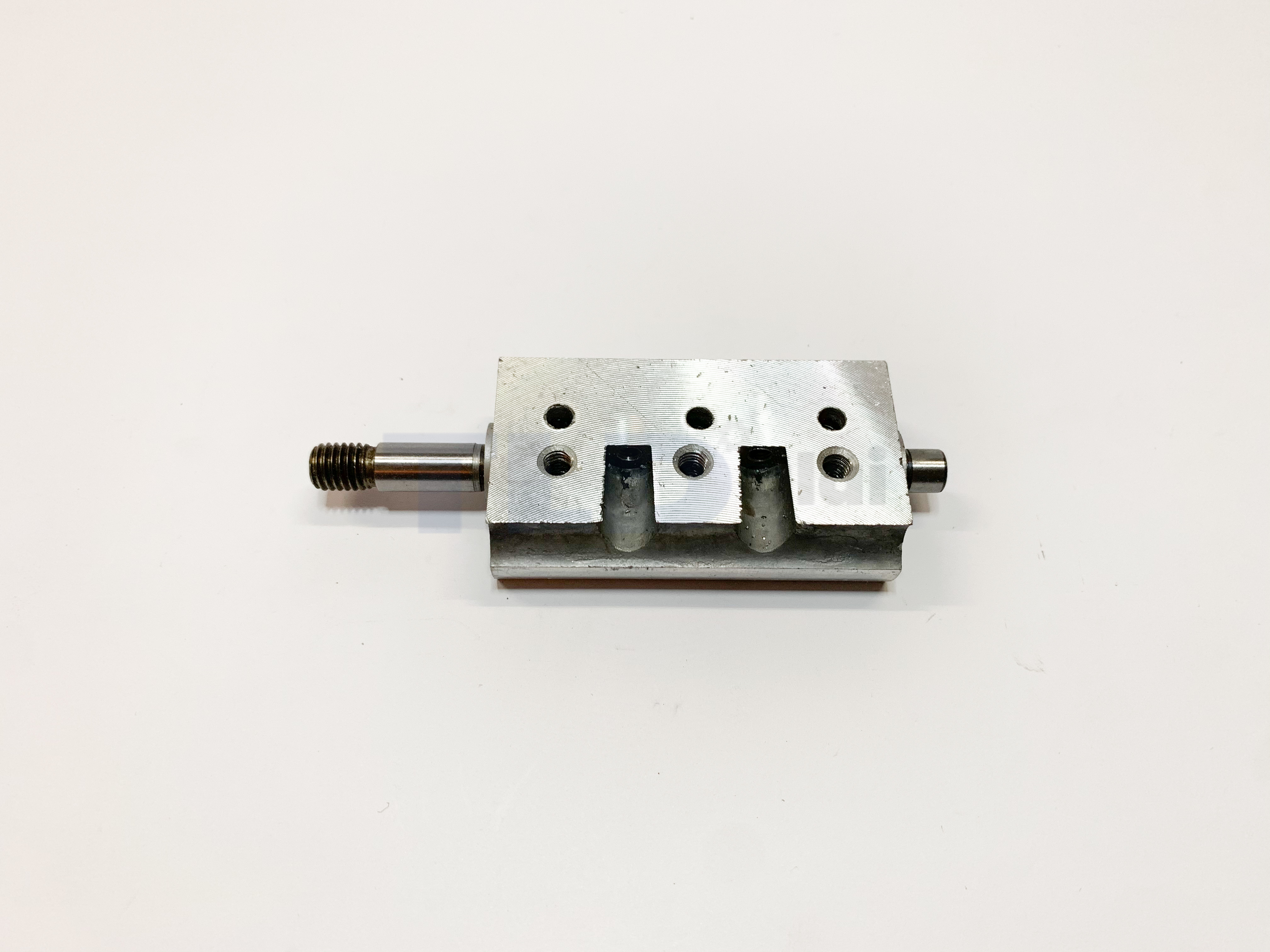 เพลา กบไฟฟ้า 3นิ้ว ยี่ห้อ Makita มากีต้า รุ่น 1600