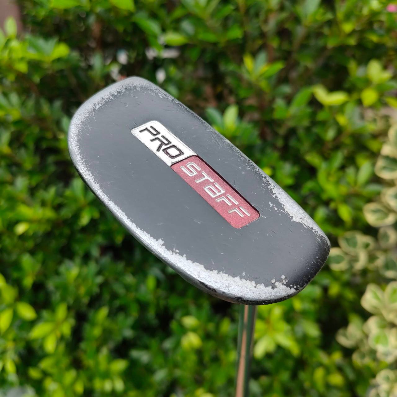 PUTTER WILSON PRO STAFF ความยาว 34 นิ้ว เป็นซีรี่แข่ง ของแบรนด์ WILSON ทรงซาลาเปา มาตรฐานสูงครับ มอลเล็ต พัตต์ง่าย หน้าสัมผัสดีมากครับ