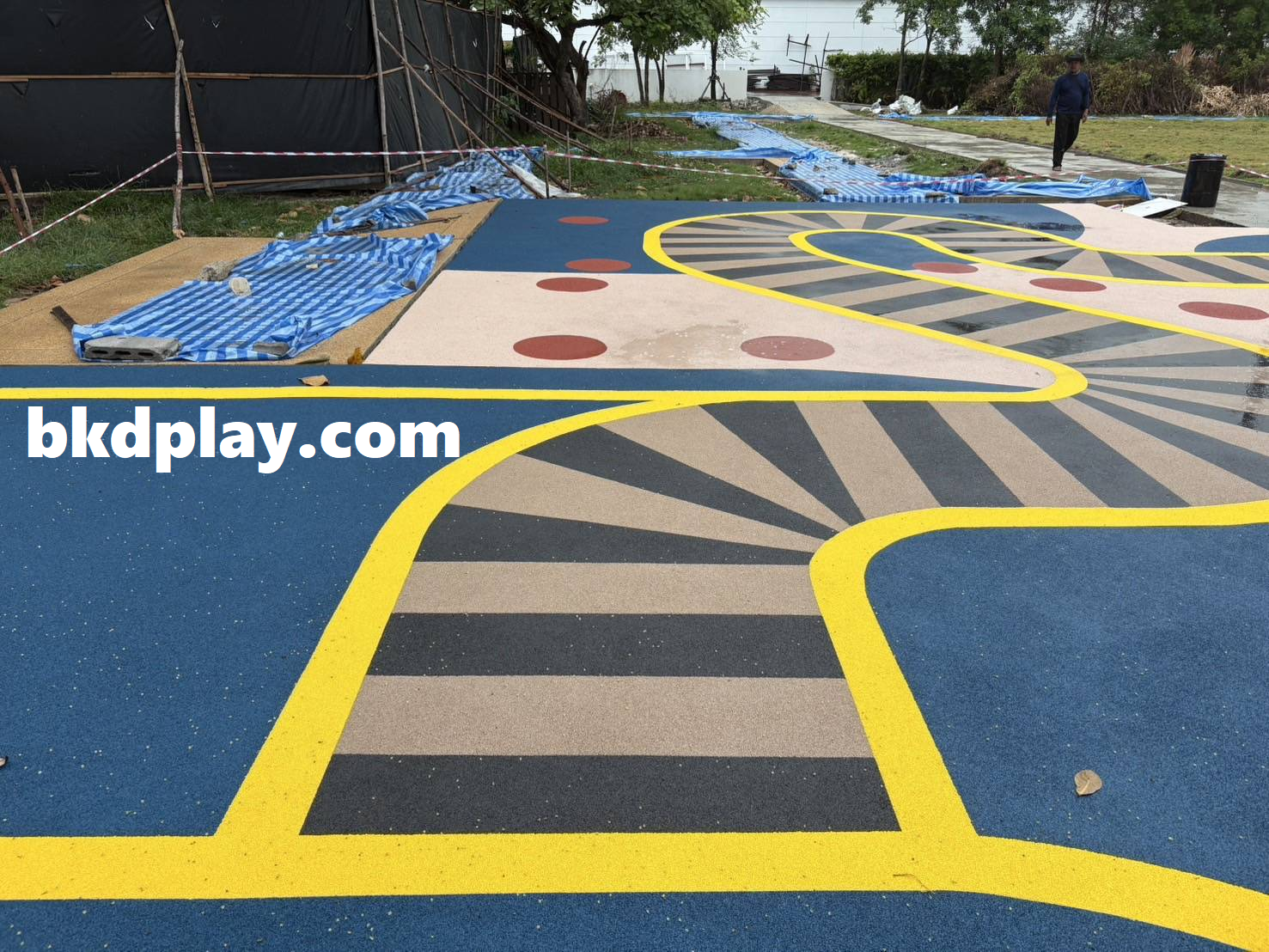 พื้นยาง epdm แบบเม็ดยางเทลวดลาย ทำความหนา10-35มม. ได้ พื้นยางสังเคราะห์ กันกระแทก สนามเด็กเล่นทั้งในร่ม และกลางแจ้ง,สนามกีฬา พร้อมส่ง ราคาโรงงาน