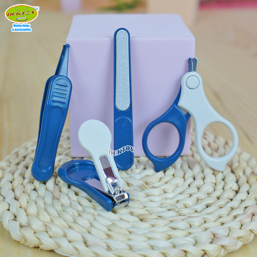 PAPA BABY เซ็ทกรรไกรตัดเล็บเด็ก 4IN1 สำหรับเด็กอายุ 0M+ BPA FREE พกพาง่าย รุ่น ST111