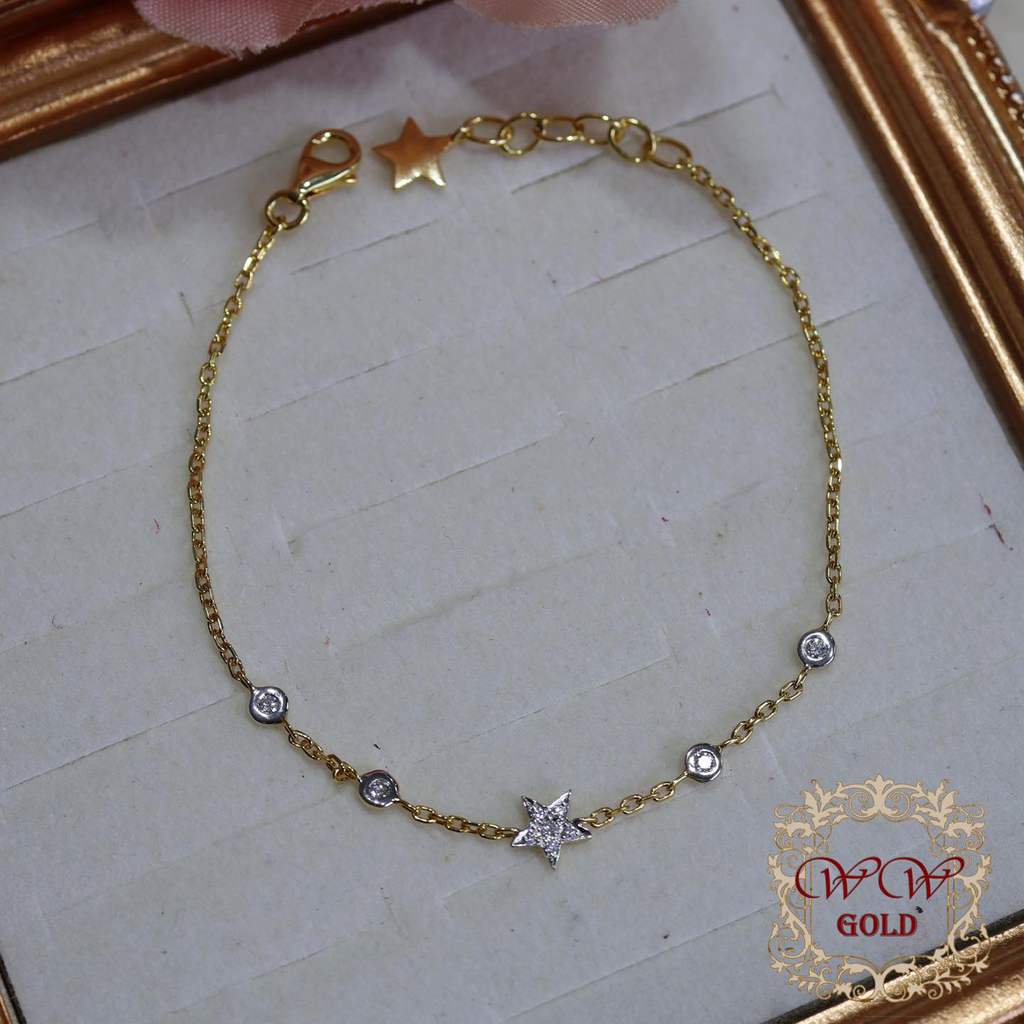 สร้อยข้อมือดาว^^