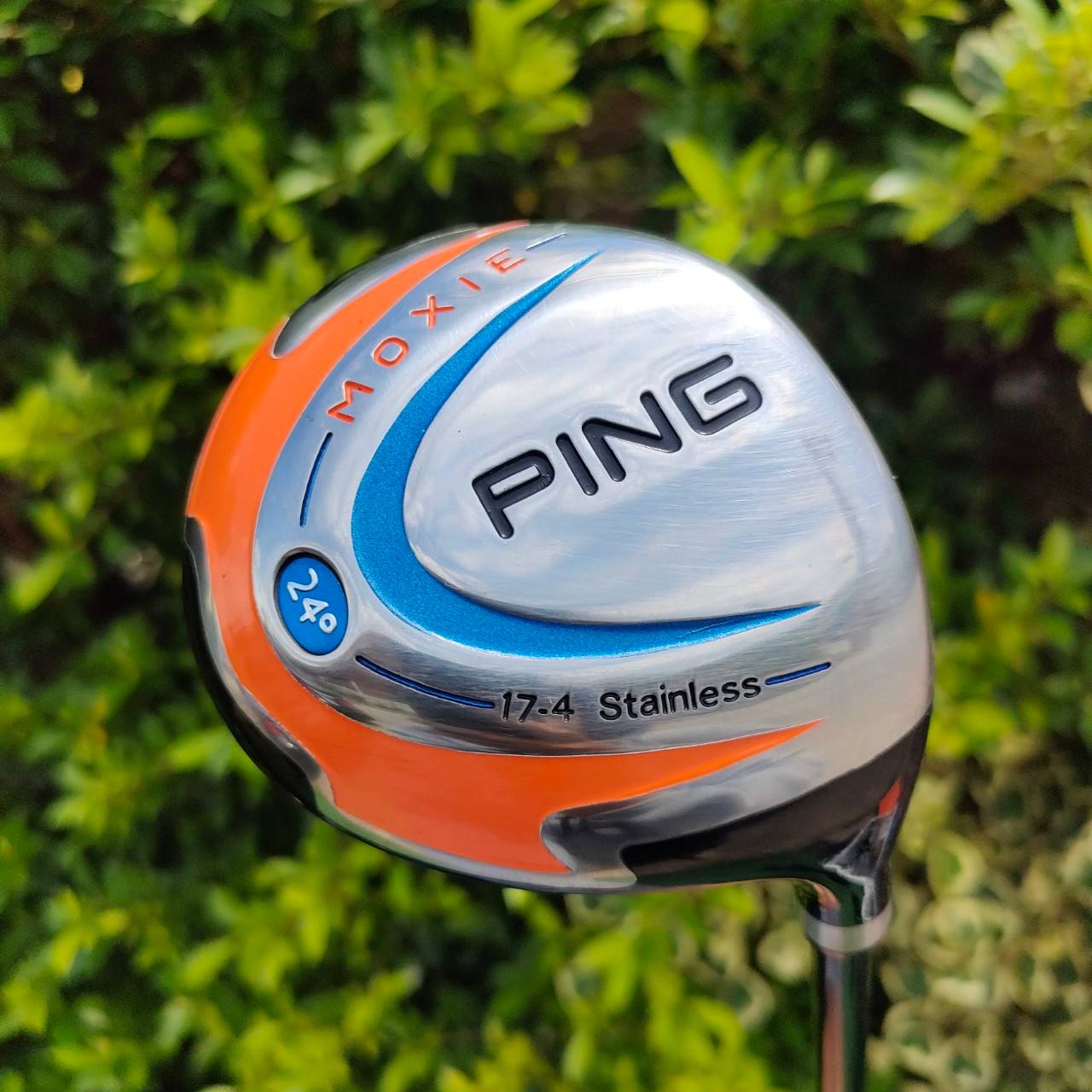 ** ไม้กอล์ฟสำหรับเด็ก ** FULLSET PING MOXIE มือสอง Driver สุดพรีเมี่ยม ตีดีมาก ตีไกล Fairwaywoods และ HYBRID เหล็ก 7 9 S ครบถ้วนของเด็ก *** เหล็ก 7 ยาว 34 นิ้ว *** PUTTER PING ANSER มาพร้อมถุงกอล์ฟขาตั้ง PING ของแท้ ไม้กอล์ฟมือสอง ของแท้ BY NakaraLuxuriou