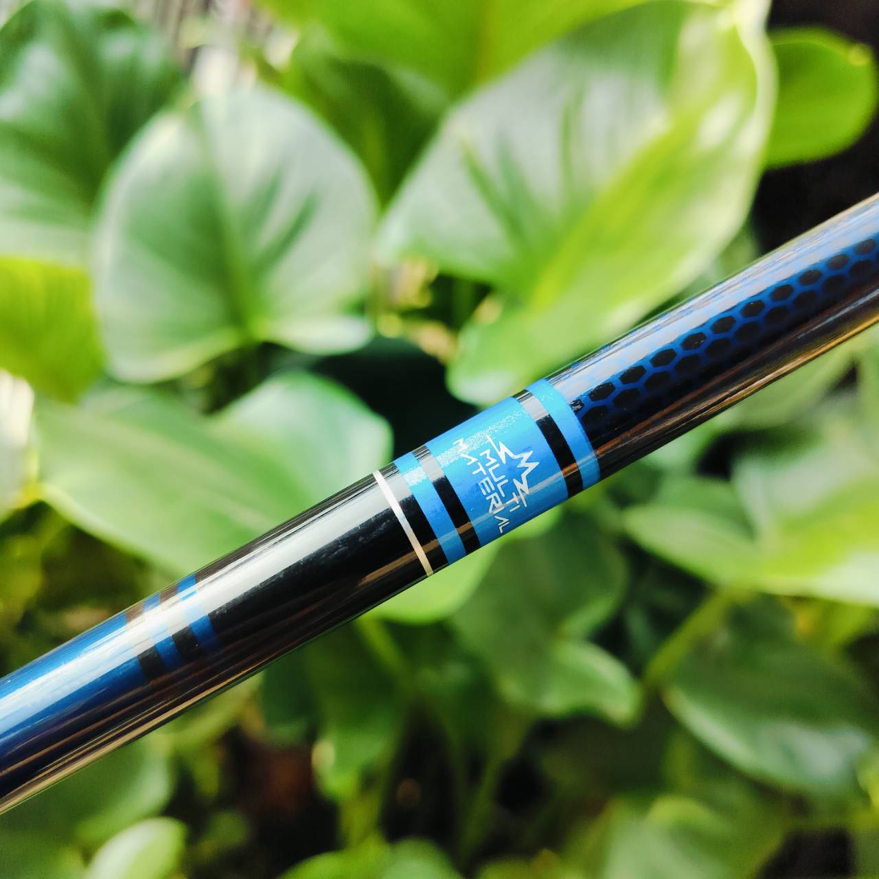 ชุดเหล็ก Taylormade SIM2 MAX ก้าน TENSEI BLUE FLEX R ก้านตัวนี้แพงที่สุดค่ะ ถ้าก้านตัวนี้ ของใหม่อยู่ที่ 43,900 บาทเลยค่ะ มีเหล็ก 5 6 7 8 9 PW . TaylorMade SIM2 Max Irons เหมาะสำหรับนักกอล์ฟที่ต้องการไม้ที่ตีง่าย ชดเชยความผิดพลาดสูง ให้ความรู้สึกนุ่มนวลใน
