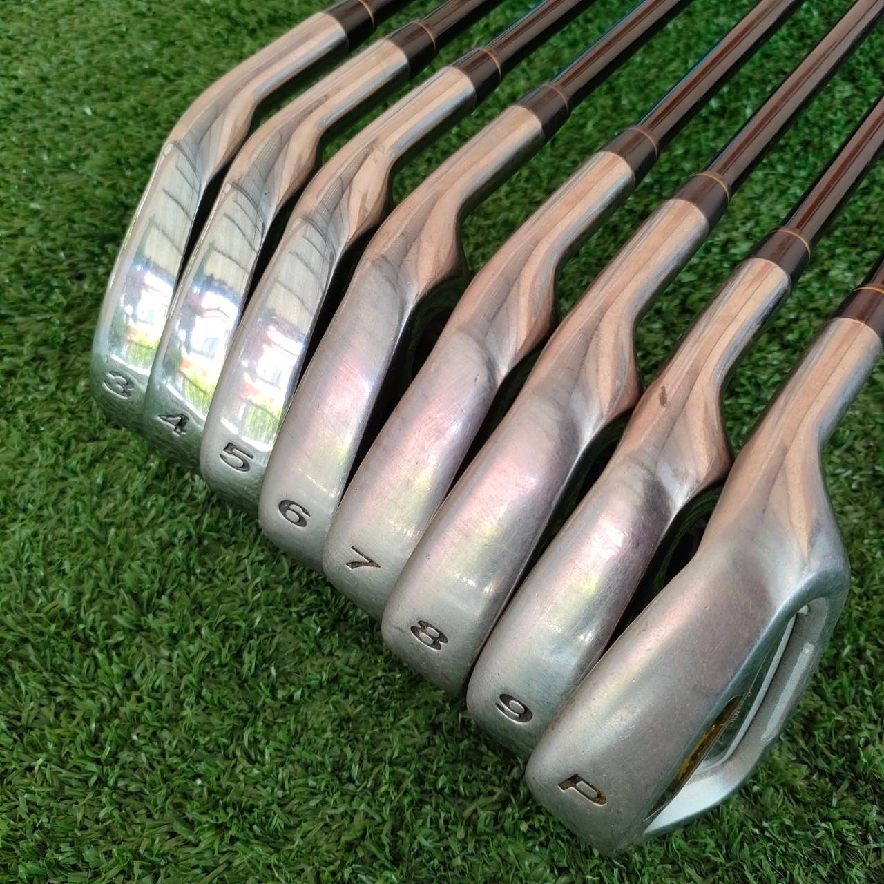 ชุดเหล็ก SLAZENGER SG901 มีเหล็ก 3-9 เเละ PW ก้าน SLAZENGER SL 55 FLEX R ชุดเหล็กตีไกลมากๆๆๆ หน้าไม้ ใส่แผ่นไทเทเนี่ยมอีกชั้น สามารถ สังเกตุได้จากรูปที่หน้าไม้ เหมาะสำหรับท่านที่ตีวงแบบสบายๆ และอยากได้ชุดที่ตีง่ายๆได้ระยะ ห้ามพลาดเด็ดขาด!!!