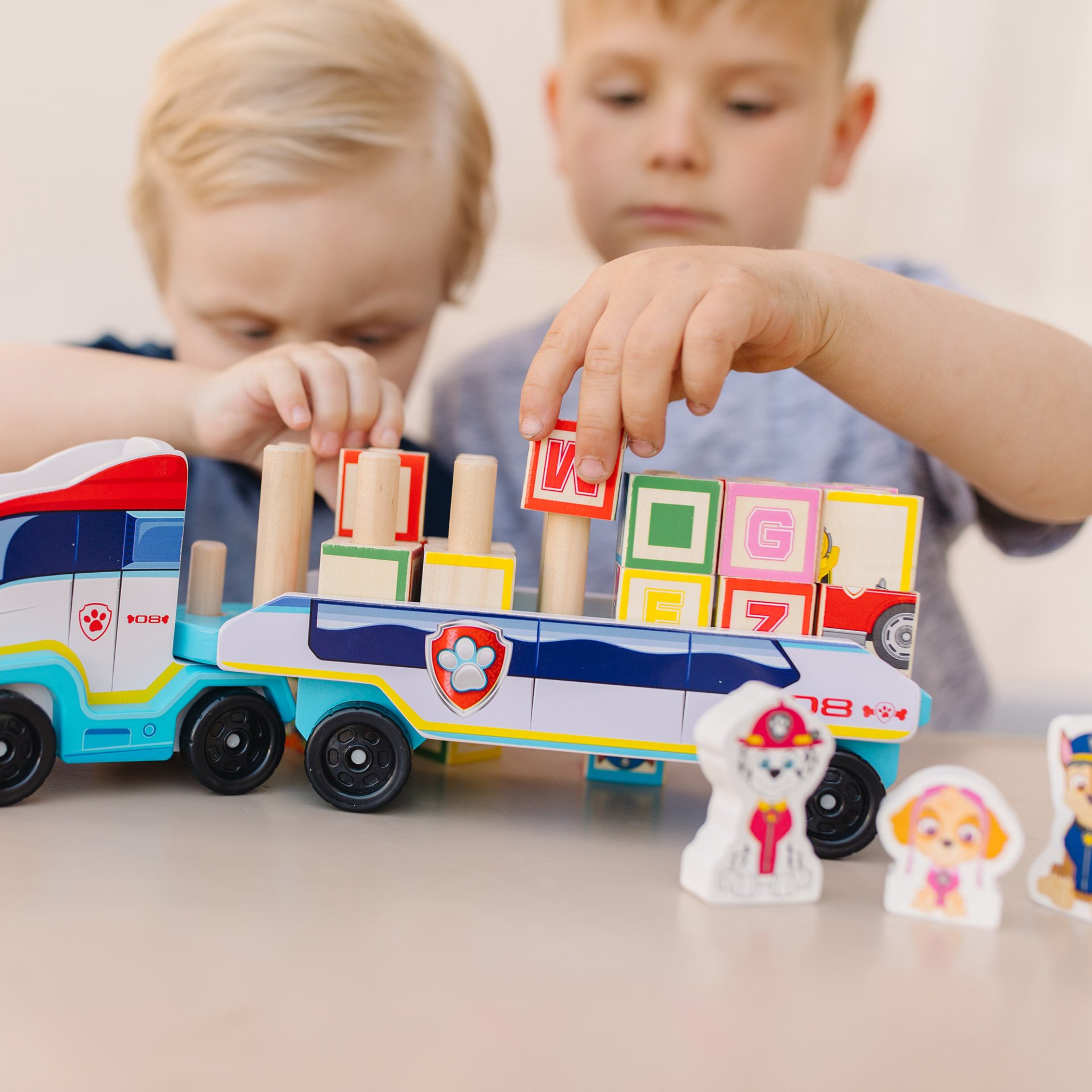 รถบรรทุกบล๊อกไม้ ABC 24 ชิ้น Melissa & Doug X PAW Patrol Wooden ABC Block Truck