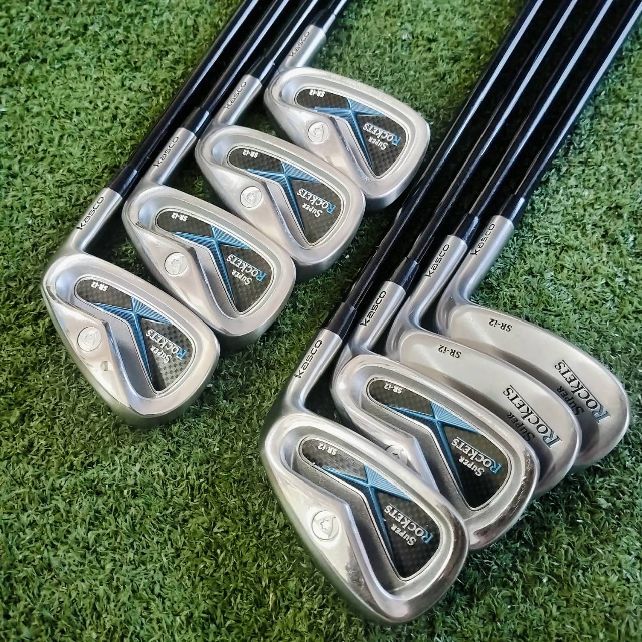 ชุดเหล็ก KASCO SUPER ROCKETS SR-i2 มีเหล็ก 5 6 7 8 9 P เเละมี WEDGE ใบเบลด มาให้แล้วอีกสองตัวคือ A52 และ S56 ค่ะ ไม้กอล์ฟพรีเมี่ยมมือสอง ของแท้ By NakaraLuxurious