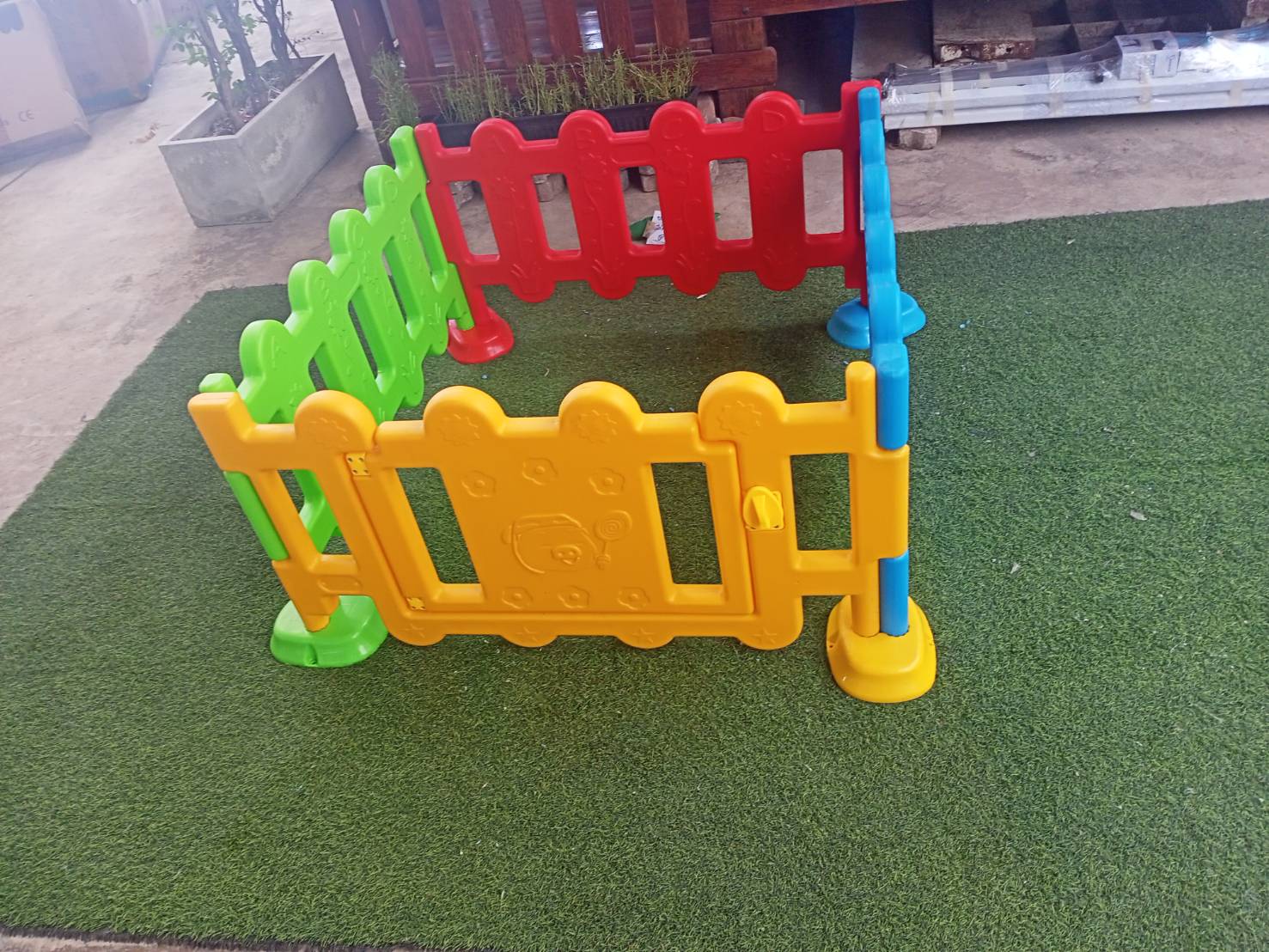 รั้วกั้นเด็กมีประตู หลากสี , คอกกั้นเด็ก, เว้นระยะห่าง แบ่งโซนพื้นที่ บ่อบอล พร้อมส่ง