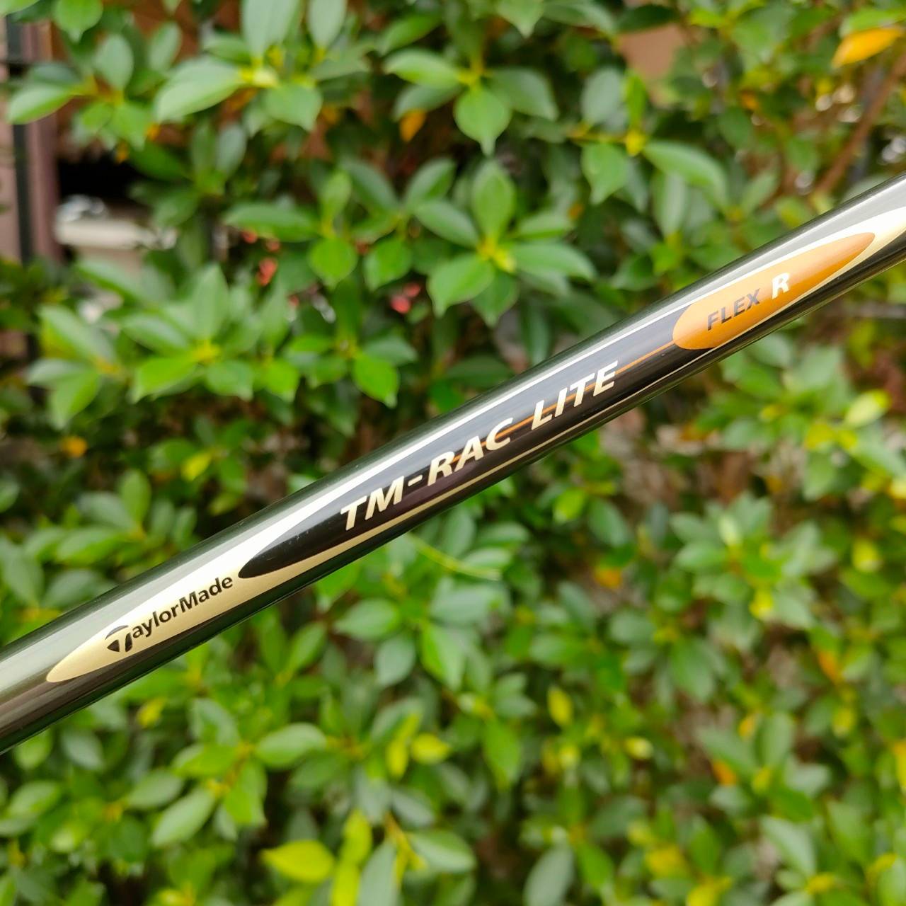 ชุดเหล็ก TAYLORMADE RAC OS ใบใหญ่ ตีง่าย ตีไกลกว่าเหล็กปกติ จุดถ่วงน้ำหนักพิเศษ ตีมันส์มากๆครับ มีเหล็ก 3 - 9 เเละ AW SW ก้าน TM-RAC LITE FLEX R