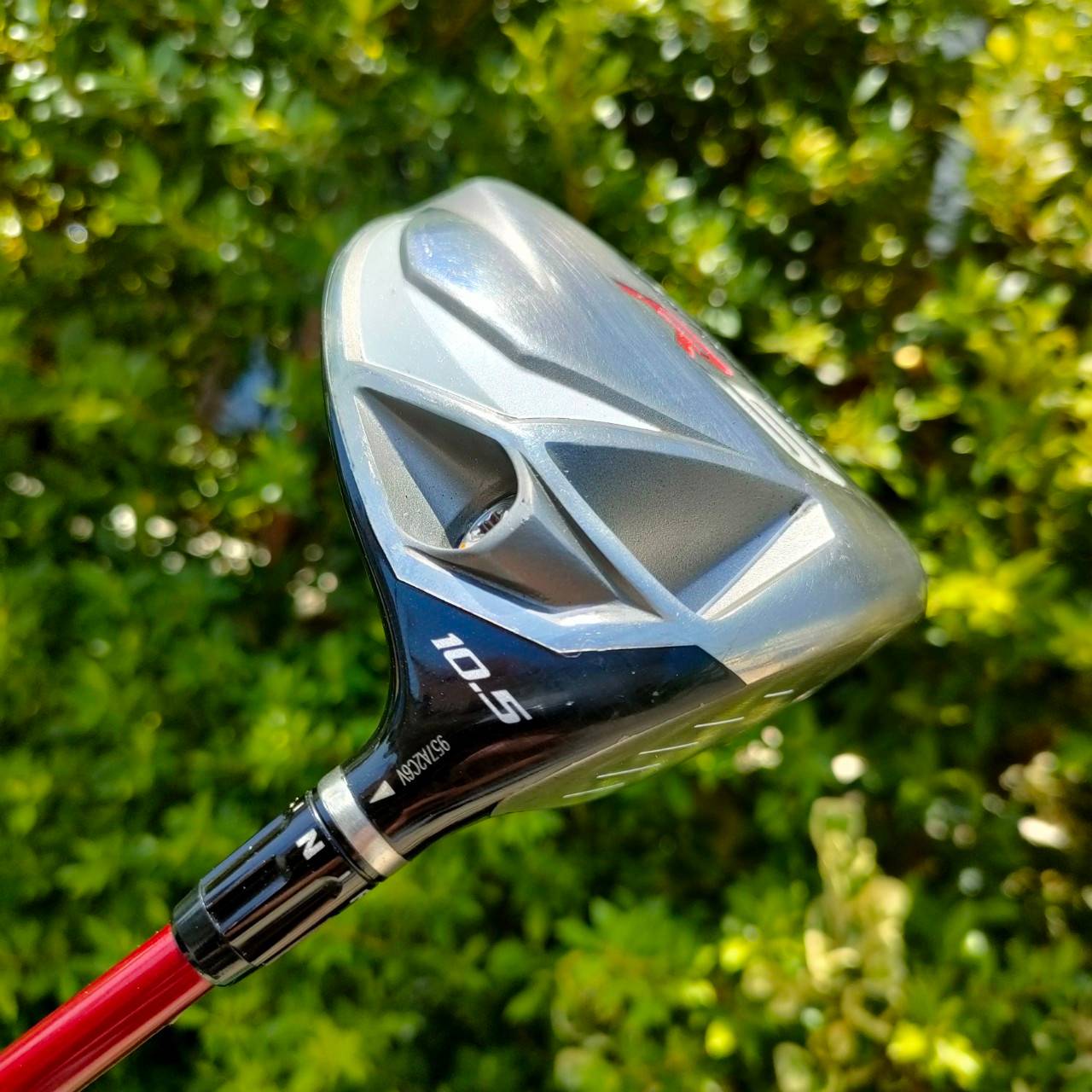 DRIVER TAYLORMADE R9 องศา 10.5 ก้าน FUJIKURA MOTORE FLEX R หัวรุ่นนี้ตีดีมากๆๆๆ มีหมุดถ่วงหลายจุด และยังไขปรับได้ ตีง่ายมาก ไม้กอล์ฟมือสอง ของแท้ BY NakaraLuxurious
