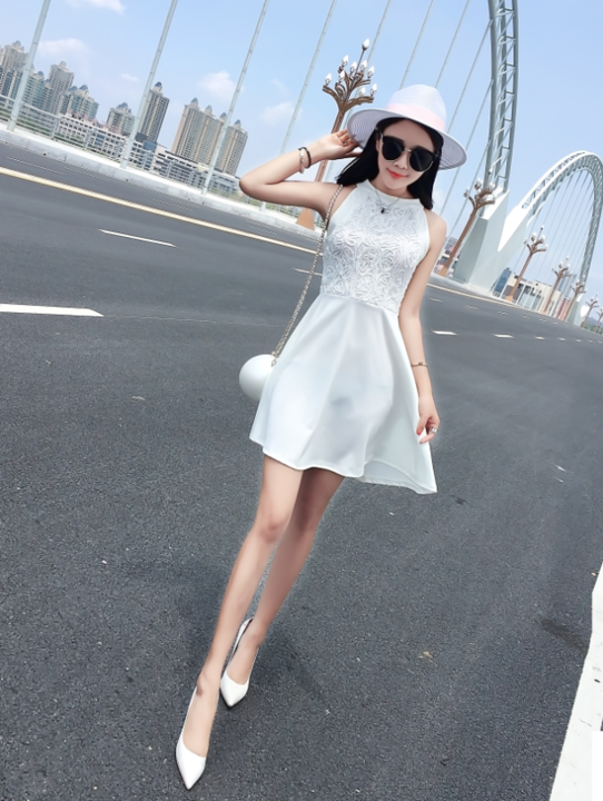 ชุดเดรสแฟชั่นเกาหลี แขนกุด ช่วงบนตัดต่อลายลูกไม้ ตามแบบ มีสีขาว และ ดำ