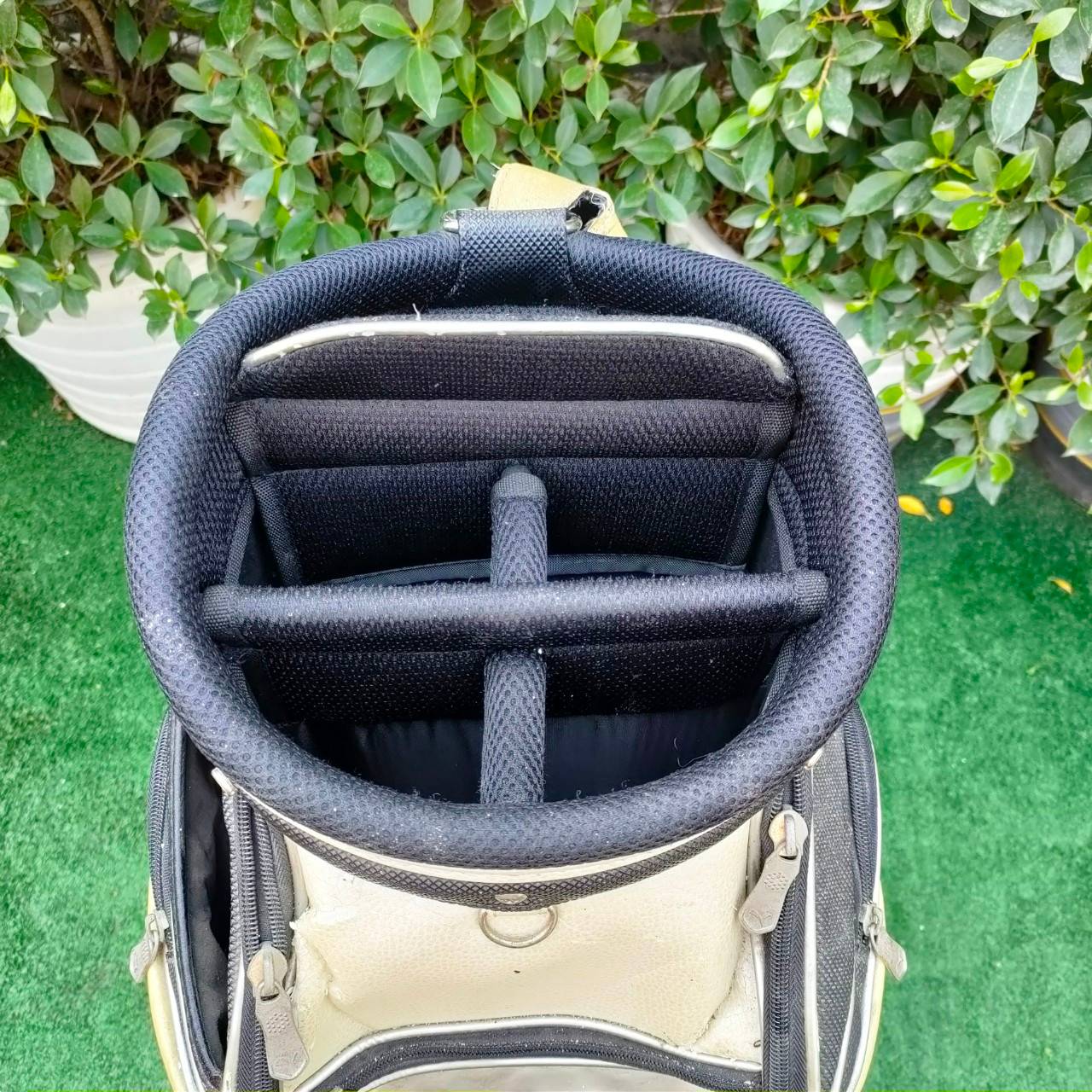 ถุงกอล์ฟ PUMA มือสอง ของแท้ ** ถุงกอล์ฟ มีตำหนิ 3 จุด มีภาพให้ชมท้ายสุดค่ะ **