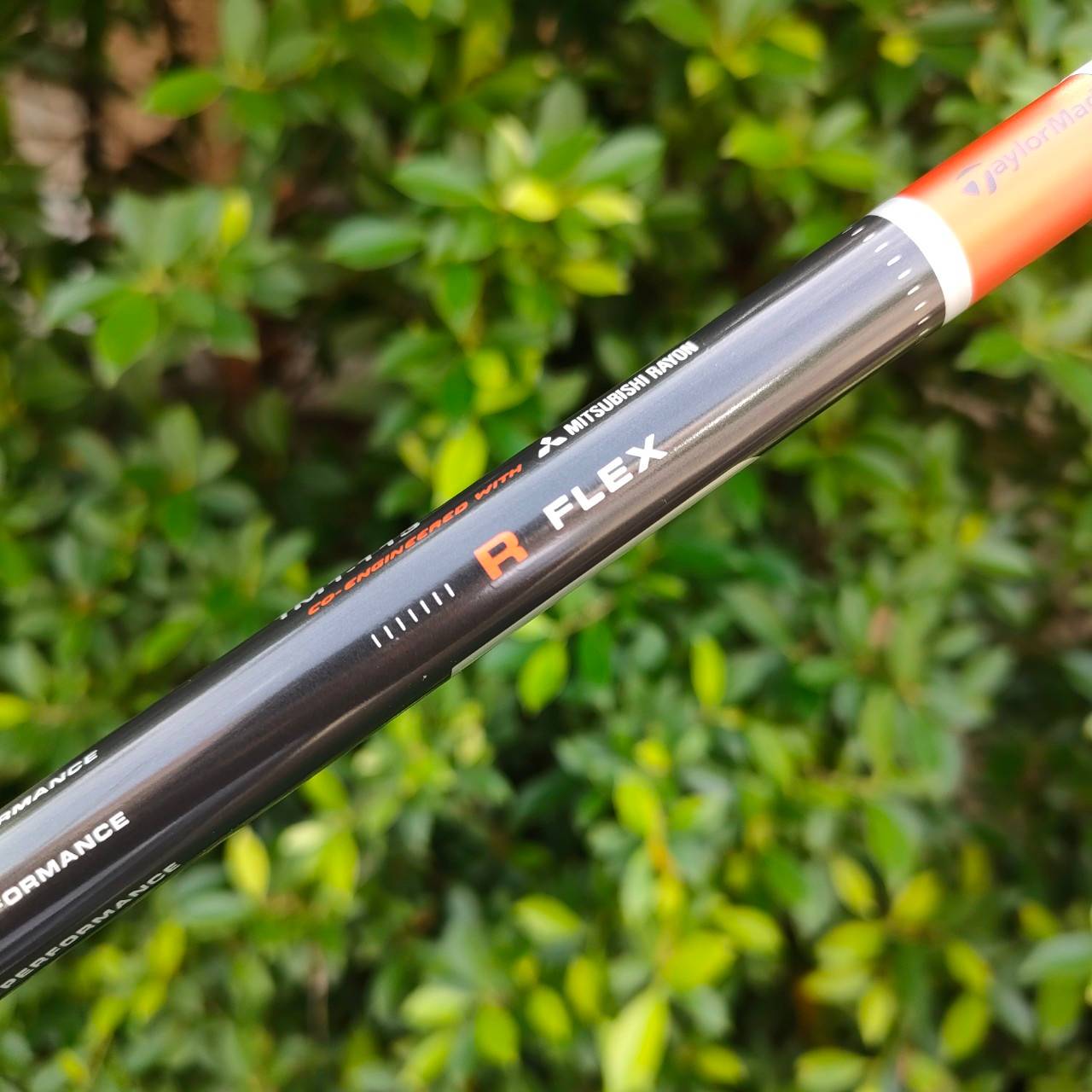 DRIVER TAYLORMADE R1 FACE ANGLE องศา 9.5 ก้าน MITSUBISHI RAYON FLEX R เป็นรุ่นหน้าดำ ตีไกล ตีง่าย!! ไขปรับองศาได้ตามใจชอบ!! ไม้กอล์ฟมือสอง ของแท้ BY NakaraLuxurious