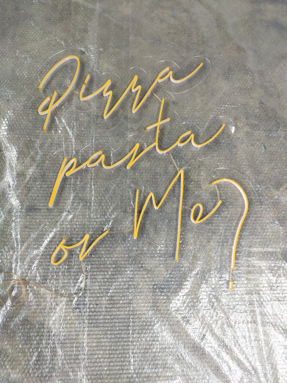 ไฟนีออน เฟค