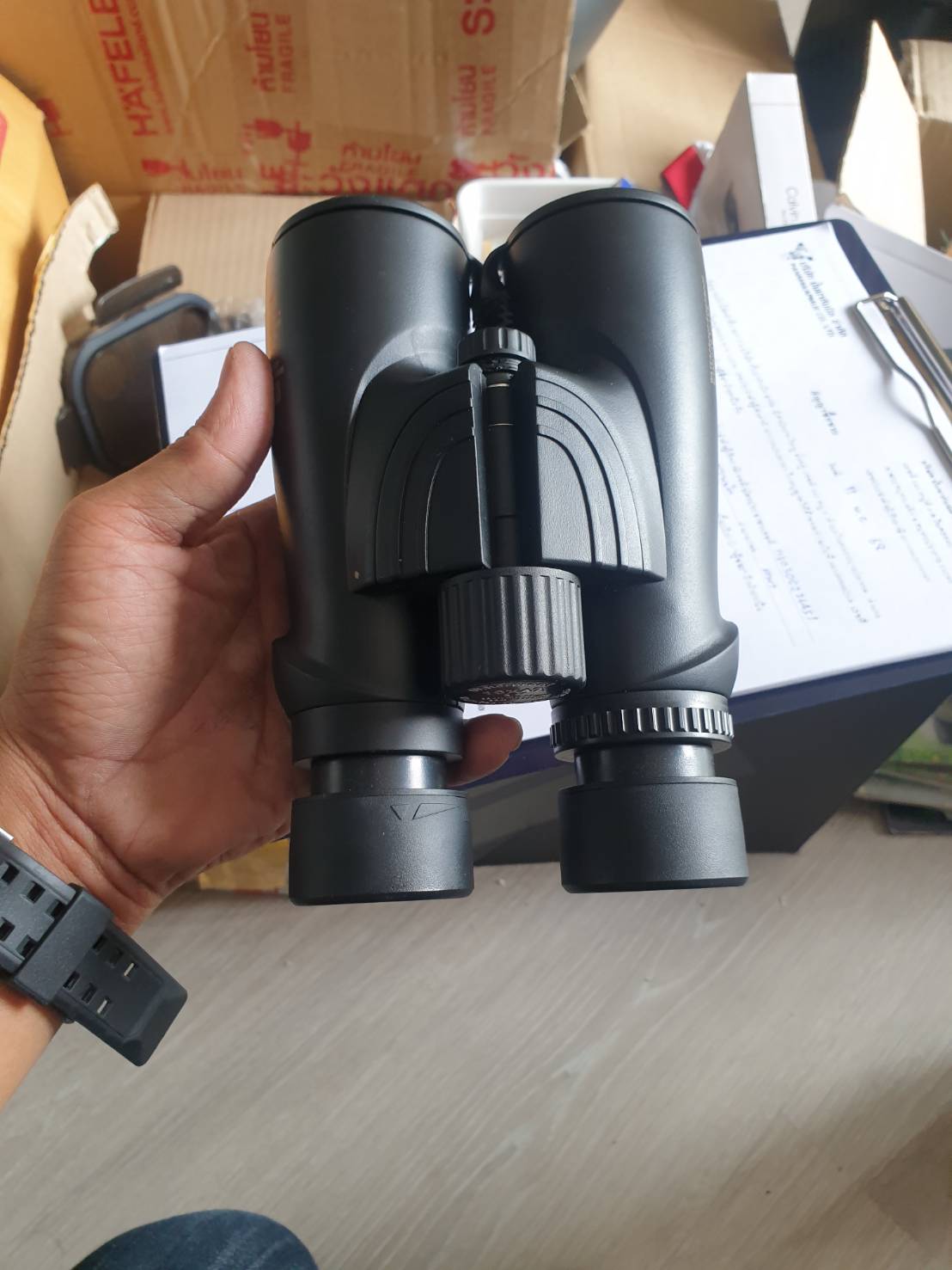 กล้องส่องทางไกลกันน้ำสำหรับการส่องสัตว์ 10x42 รุ่น 100 (สีดำ) | Waterproof hunting binoculars 100 10x42 - black