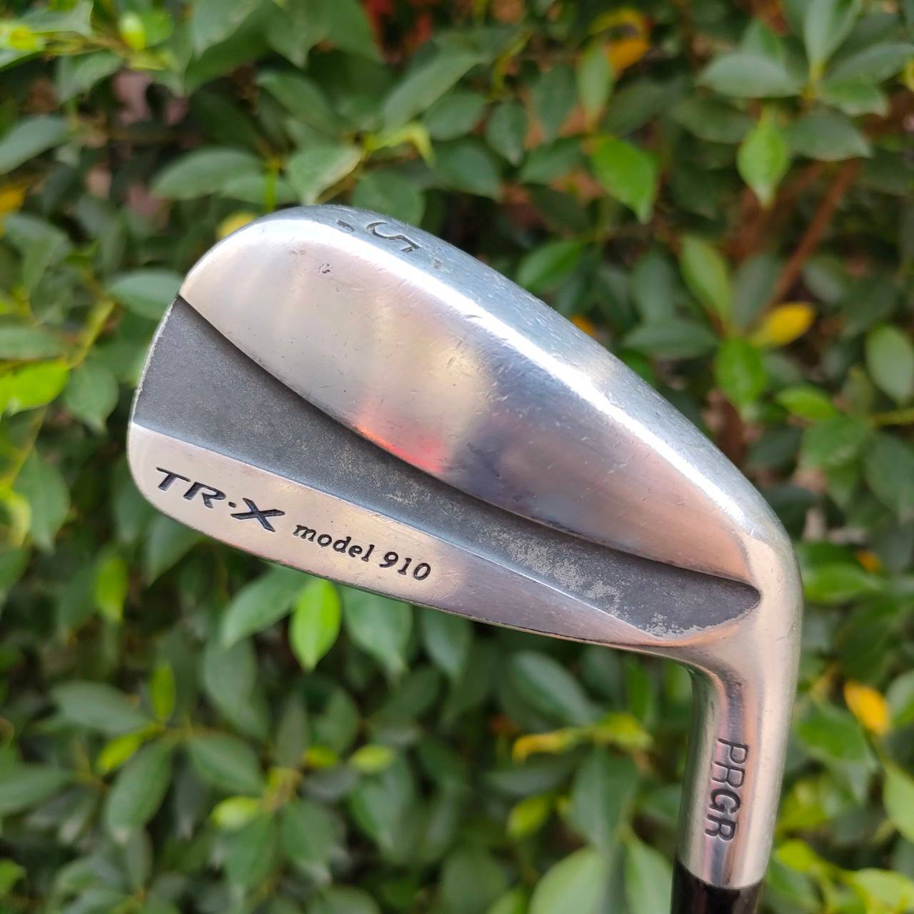 เหล็ก 5 PRGR TR-X MODEL 910 เหล็กพรีเมี่ยมญี่ปุ่น ด้านในโปร่ง ทำให้ตีง่ายมากๆ และแน่นมากๆครับ