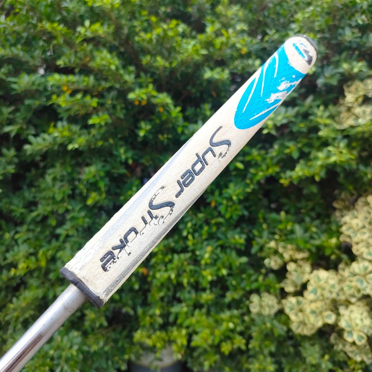 PUTTER ODYSSEY WHITE ICE 355 G ความยาว 34 นิ้ว หน้านุ่มๆและเกาะไลน์มาก ถ่วงบล๊านซ์น้ำหนัก บนล่าง ไว้อย่างดีมาก!! ไม้กอล์ฟมือสอง ของแท้ BY NakaraLuxurious
