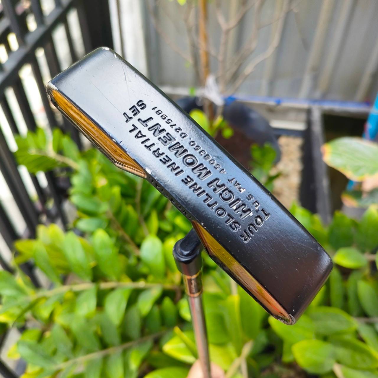 PUTTER SLOTLINE TOURWEIGHT ความยาว 35 นิ้ว หนึ่งในพัตเตอร์ตัวดัง ก้านเสียบตรงกลาง พัตต์นิ่งมากๆ เล็งง่าย สโตรคพัตเตอร์ได้ง่าย ไม้กอล์ฟพรีเมี่ยมมือสอง By NakaraLuxurious