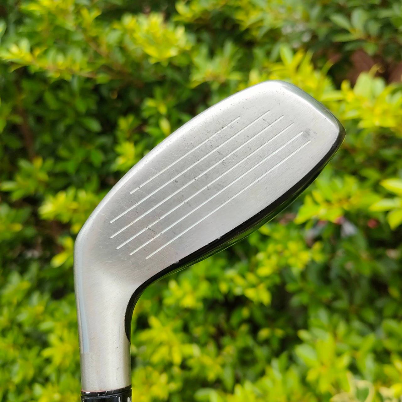 HYBRID 4 TAYLORMADE RESCUE องศา 22 ก้าน ALDILA VOODOO FLEX R ก้านดีมาก รุ่นนี้ นิยมที่สุดใน RESCUE ตีดีตีง่าย เสียงเพราะแน่น!!! สามารถไขปรับให้เข้ากับวงสวิงได้ ไม้กอล์ฟมือสอง ของแท้ BY NakaraLuxurious